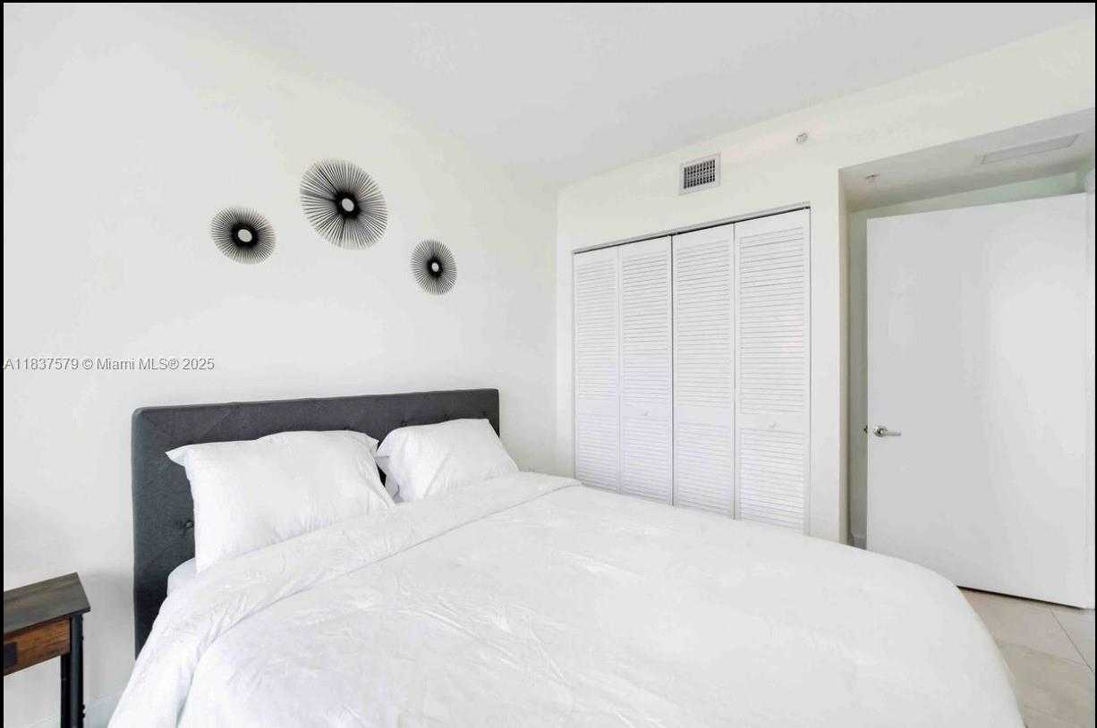 Small Image of 41 SOUTH EAST 5TH ST #2308, Miami Number 11