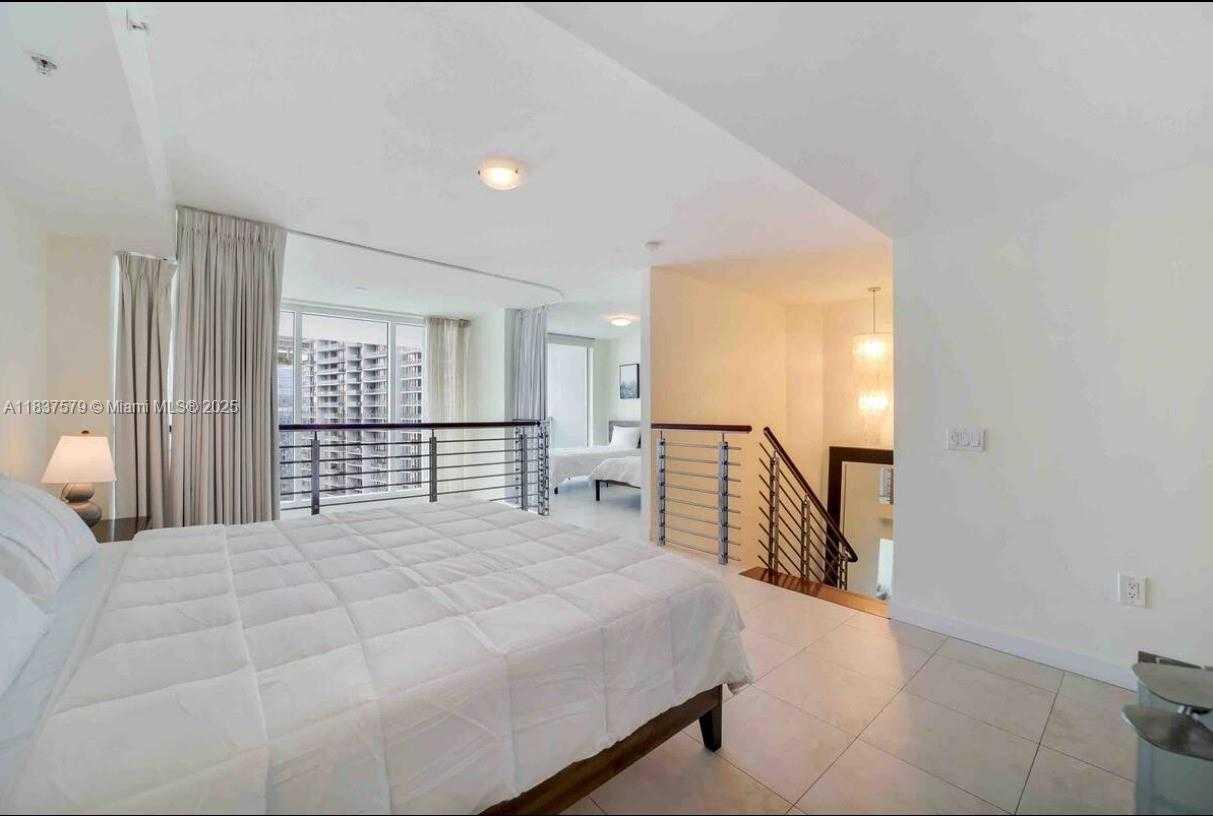 Small Image of 41 SOUTH EAST 5TH ST #2308, Miami Number 13