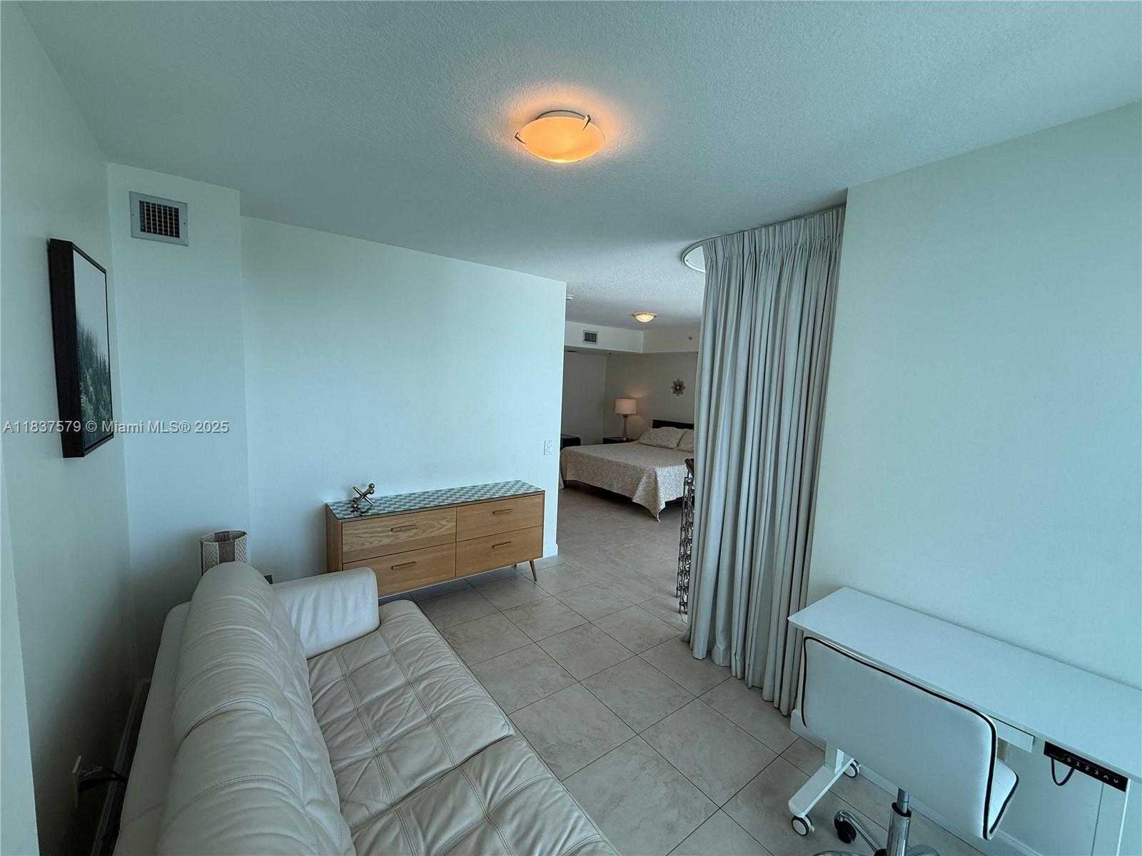 Small Image of 41 SOUTH EAST 5TH ST #2308, Miami Number 31