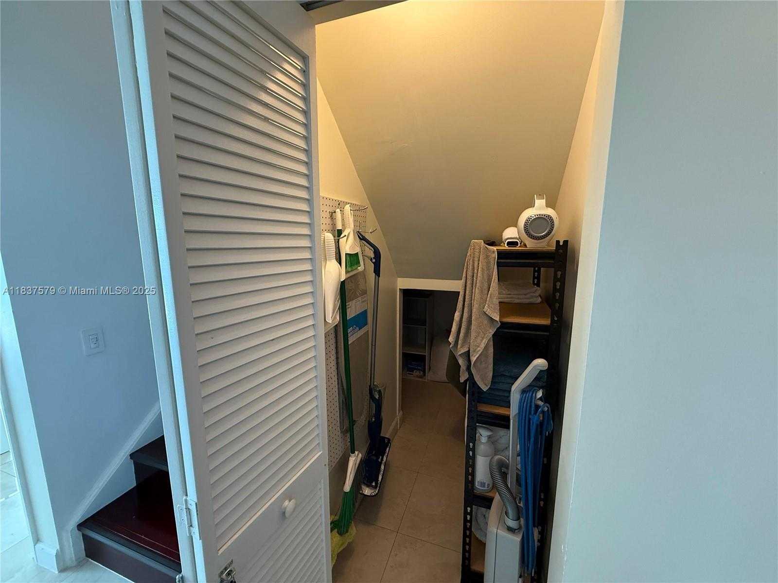 Small Image of 41 SOUTH EAST 5TH ST #2308, Miami Number 36