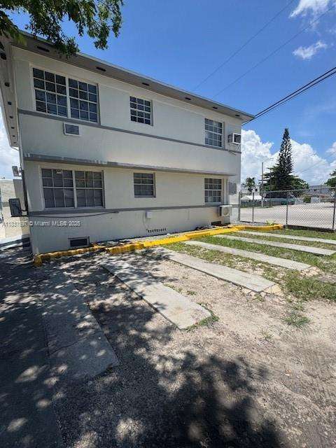 Small Image of 2210 NORTH WEST NORTH RIVER DR #3, Miami Number 2