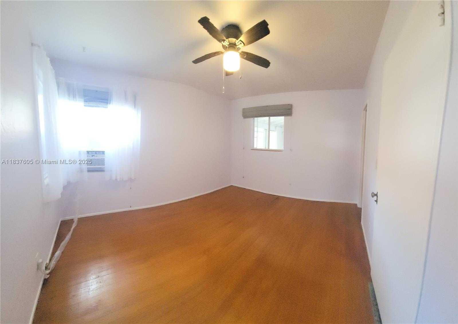 Small Image of 828 NORTH EAST 76TH ST, Miami Number 10
