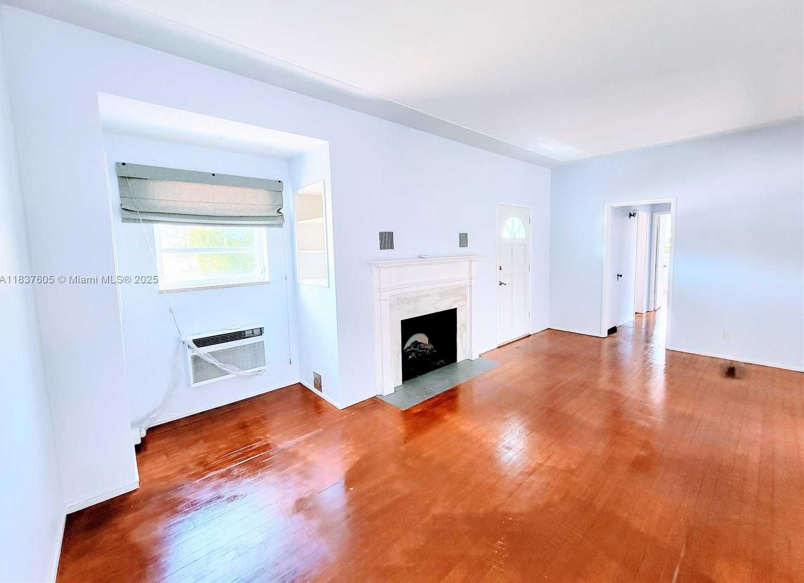 Small Image of 828 NORTH EAST 76TH ST, Miami Number 6