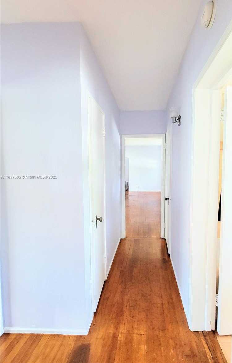 Small Image of 828 NORTH EAST 76TH ST, Miami Number 7