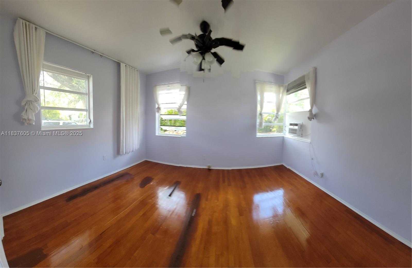 Small Image of 828 NORTH EAST 76TH ST, Miami Number 9
