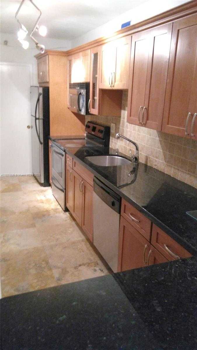 Small Image of 100 LINCOLN RD #1206, Miami Beach Number 6