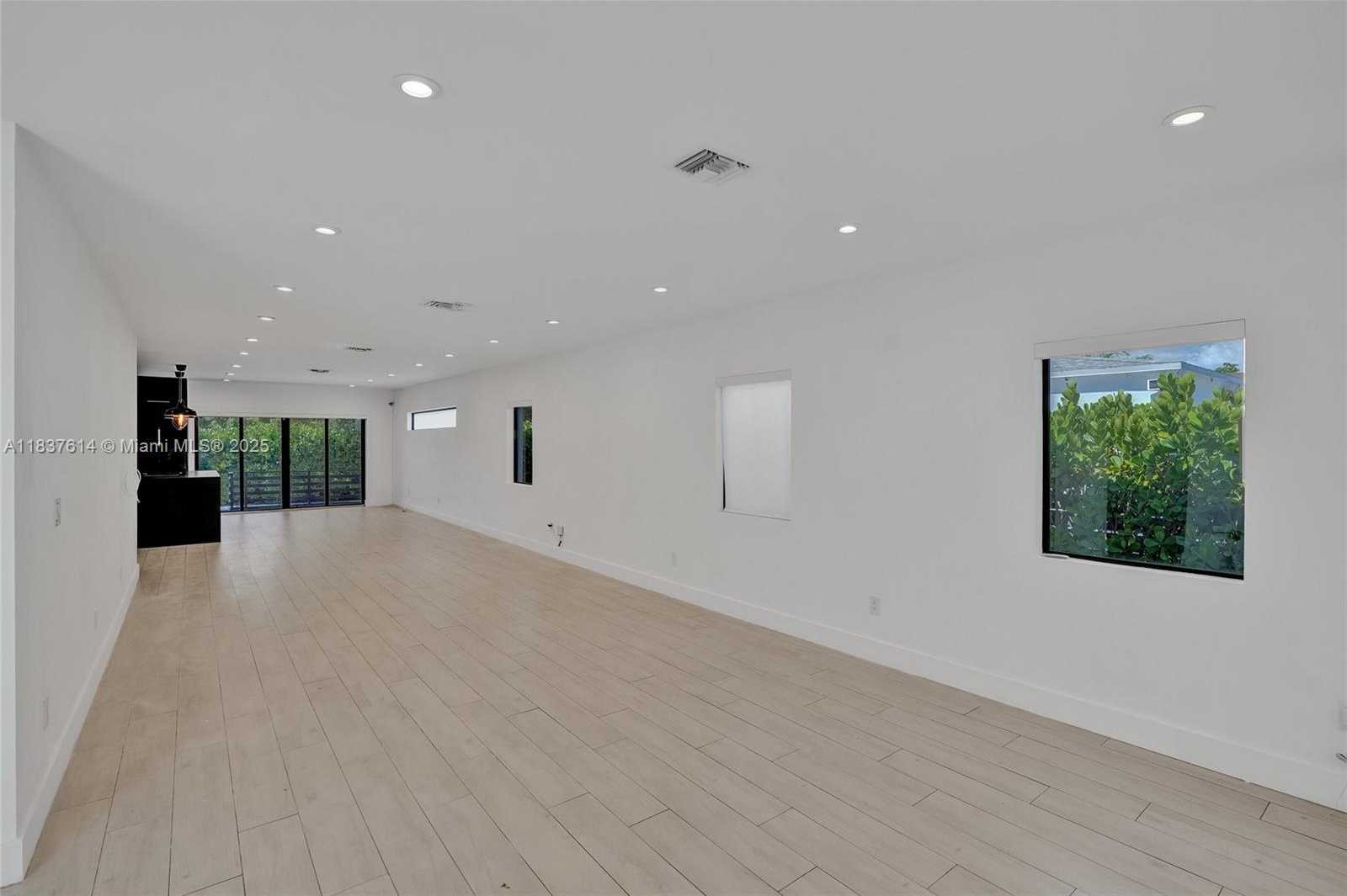 Small Image of 120 NORTH WEST 41ST ST, Miami Number 10