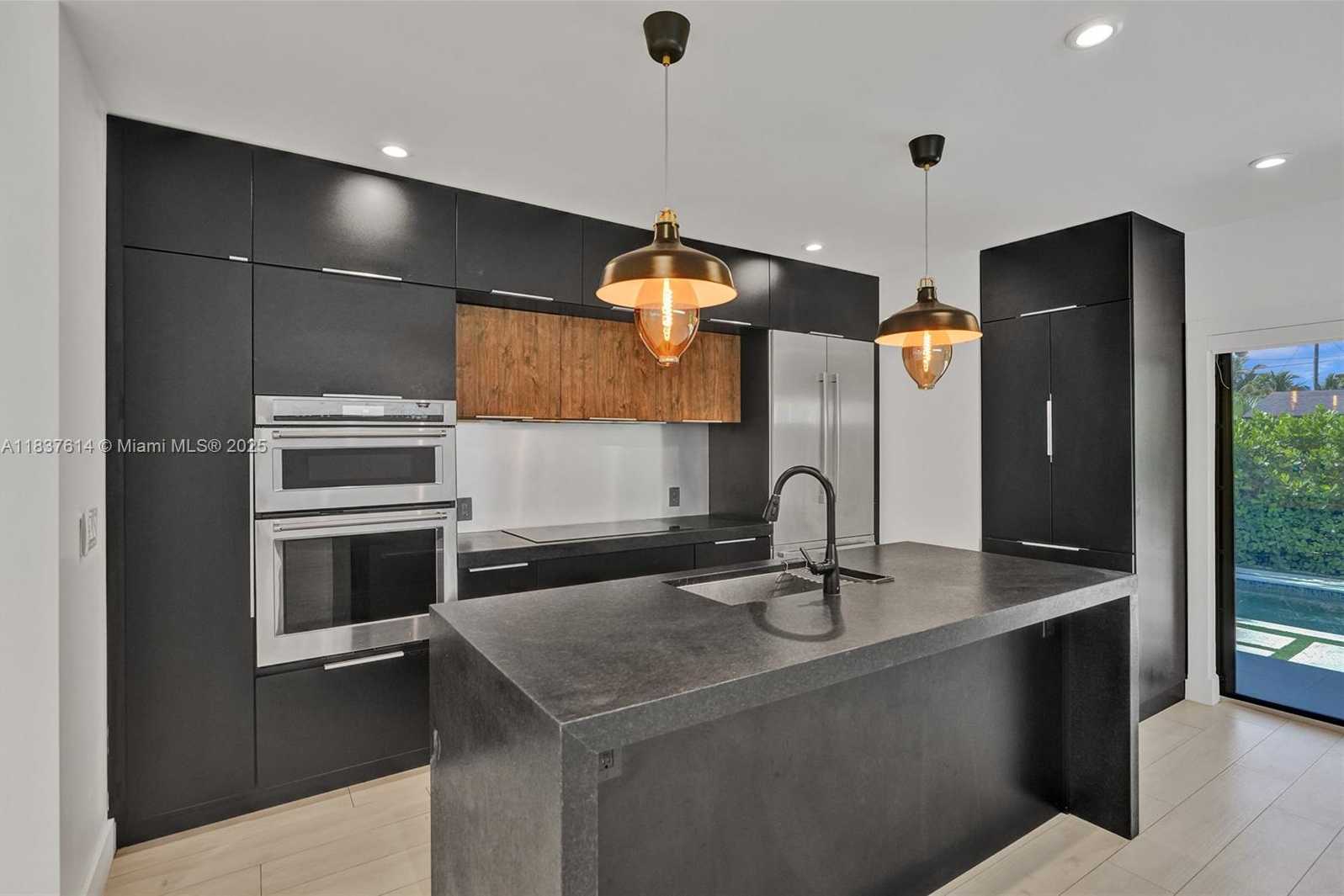 Small Image of 120 NORTH WEST 41ST ST, Miami Number 16