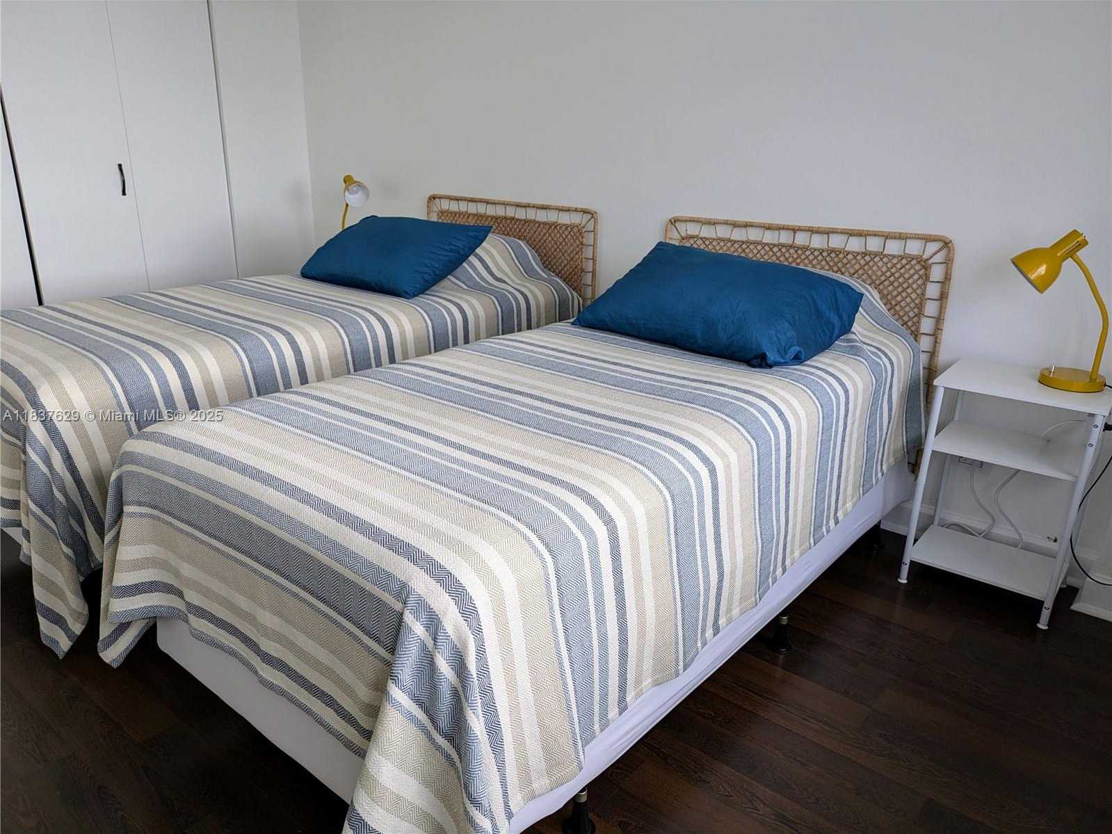 Small Image of 10101 EAST BAY HARBOR DR #402, Bay Harbor Islands Number 12