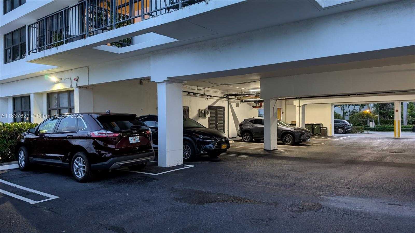 Small Image of 10101 EAST BAY HARBOR DR #402, Bay Harbor Islands Number 16