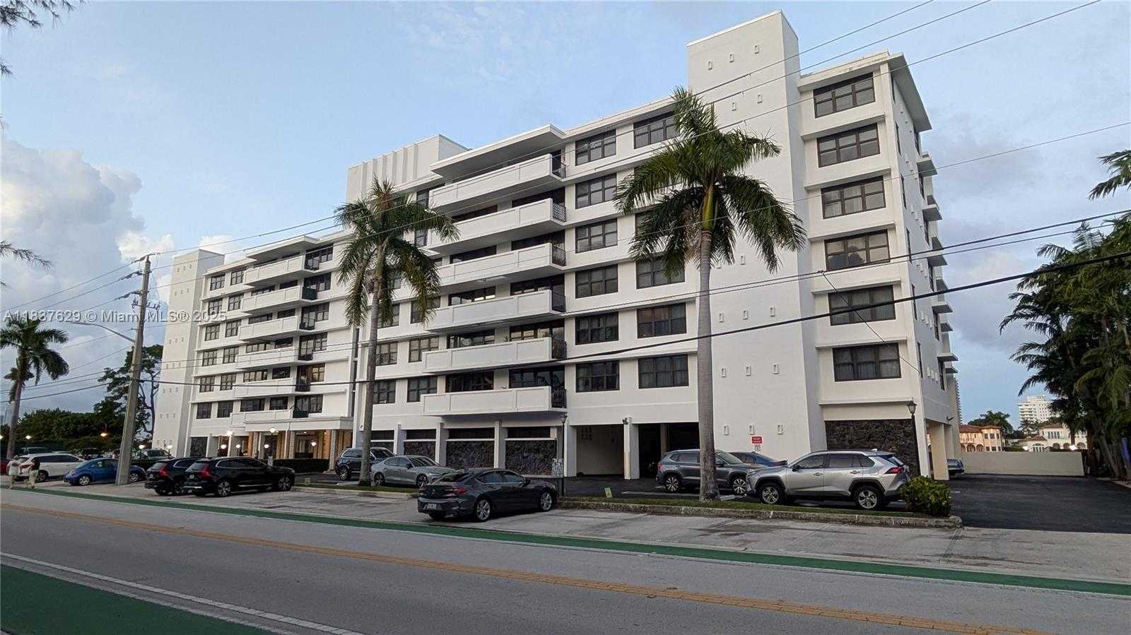 Small Image of 10101 EAST BAY HARBOR DR #402, Bay Harbor Islands Number 21