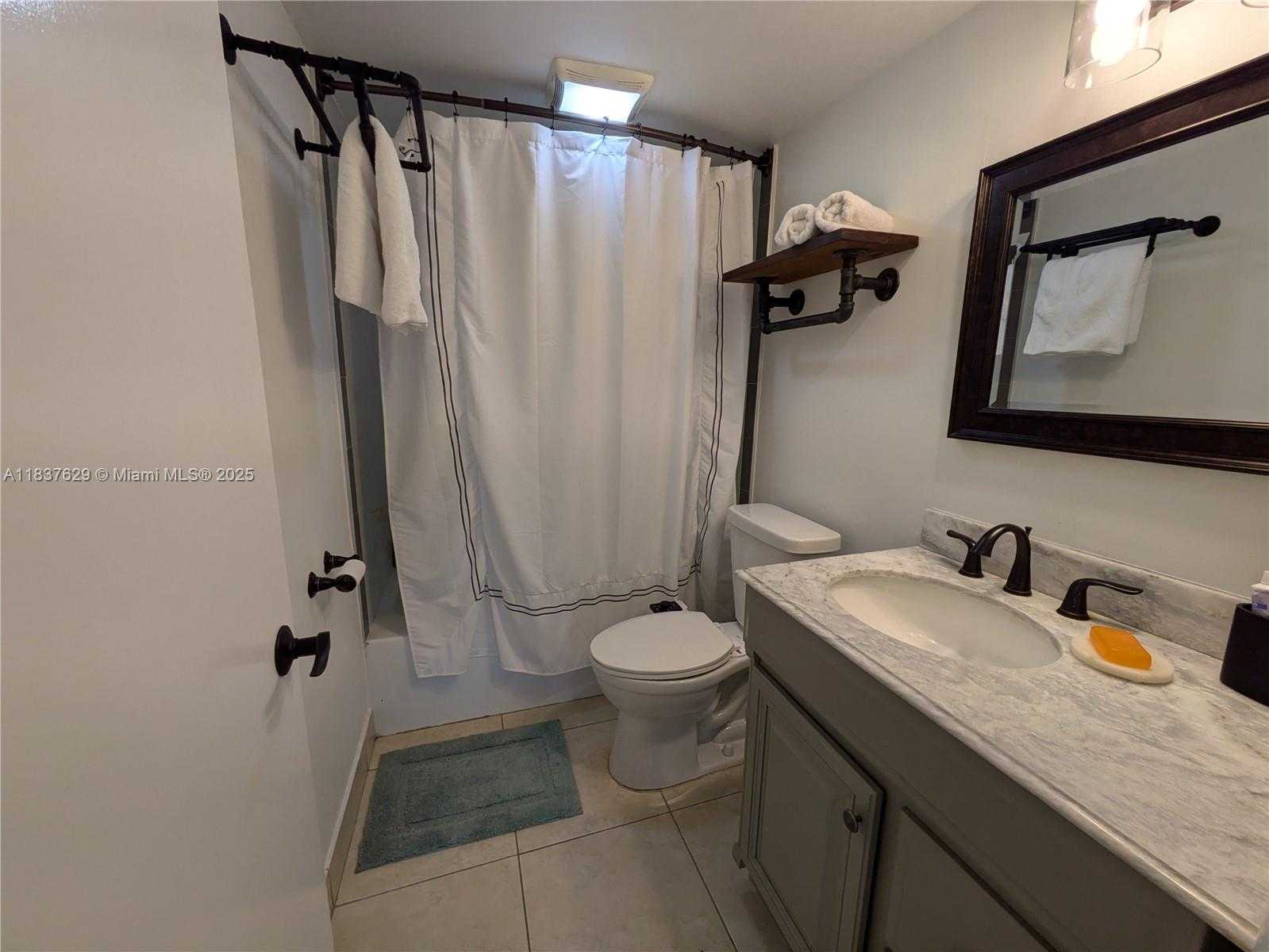 Small Image of 10101 EAST BAY HARBOR DR #402, Bay Harbor Islands Number 25