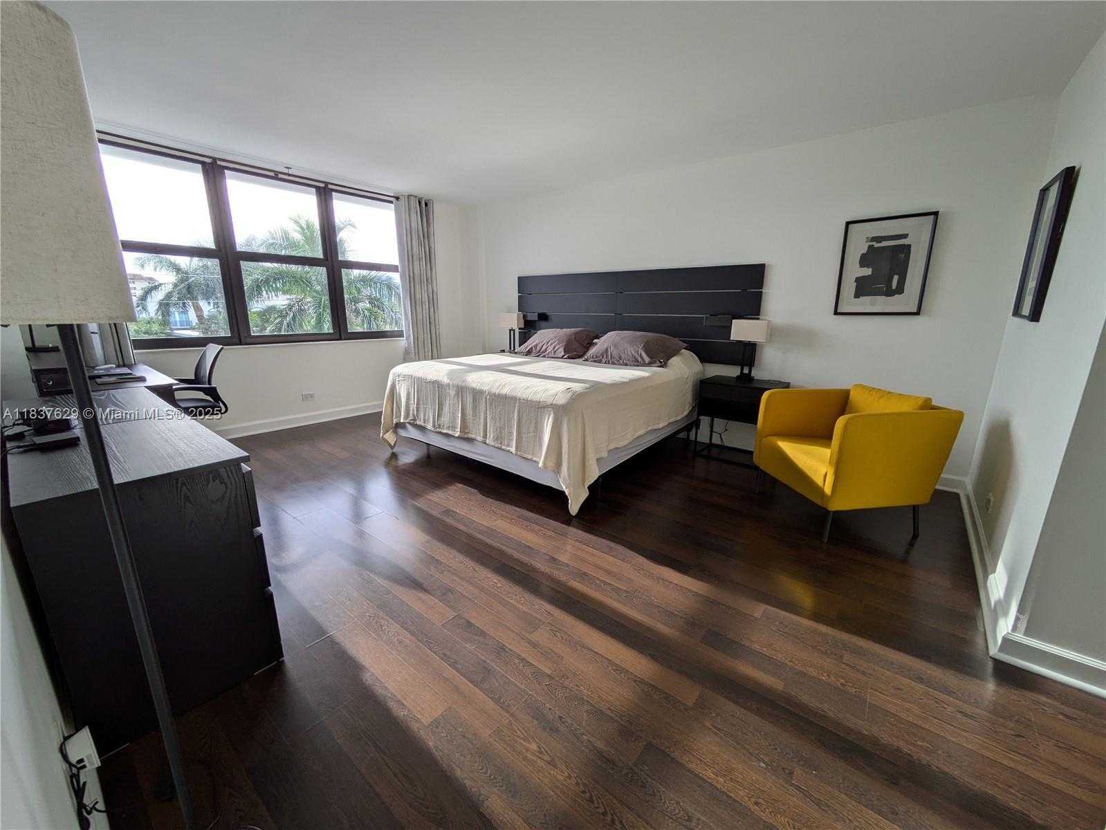 Small Image of 10101 EAST BAY HARBOR DR #402, Bay Harbor Islands Number 33