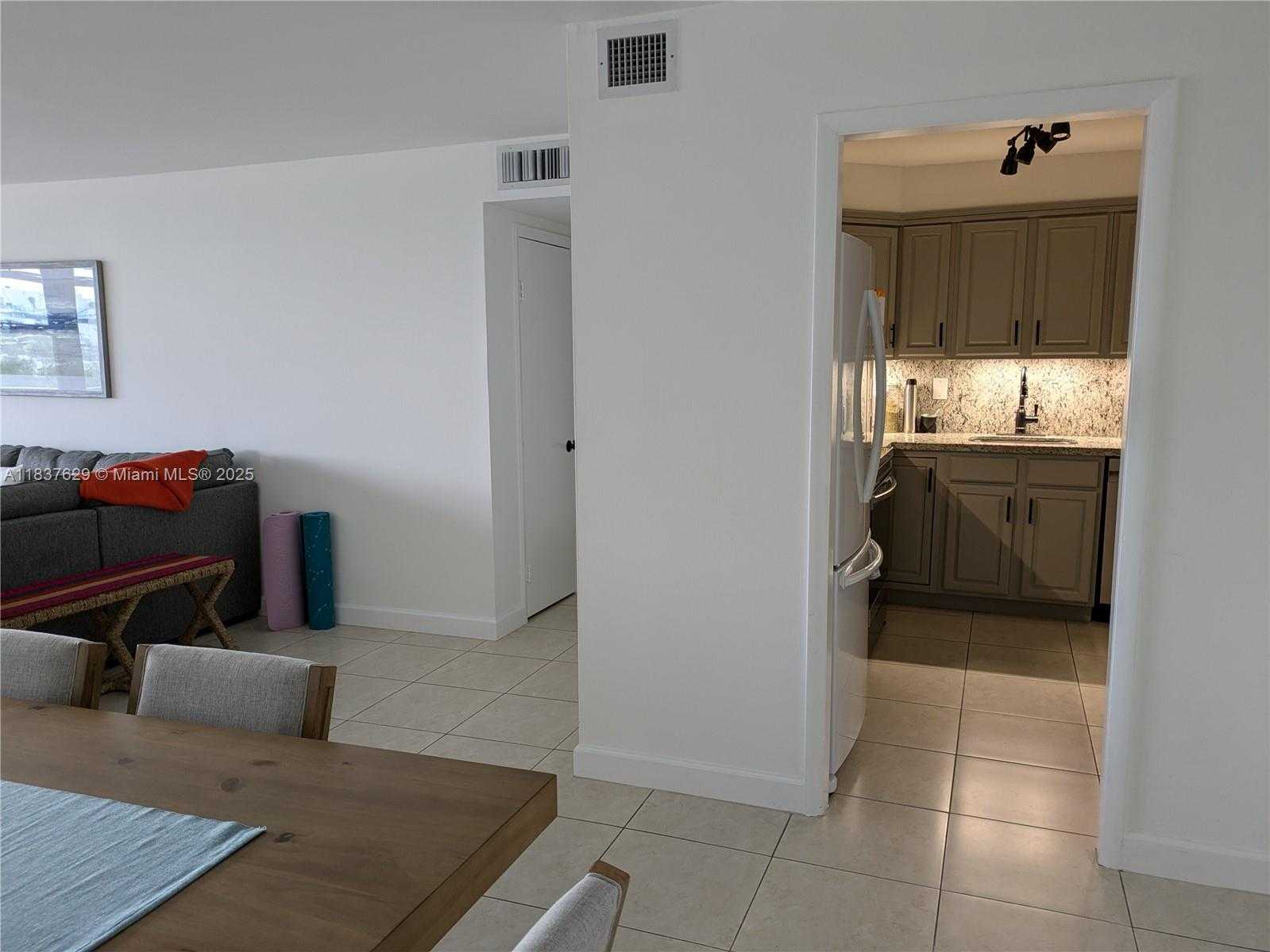Small Image of 10101 EAST BAY HARBOR DR #402, Bay Harbor Islands Number 35