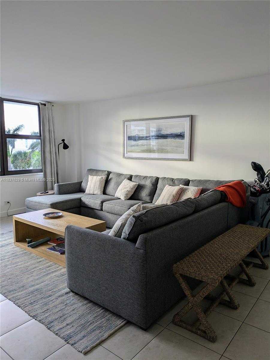 Small Image of 10101 EAST BAY HARBOR DR #402, Bay Harbor Islands Number 6