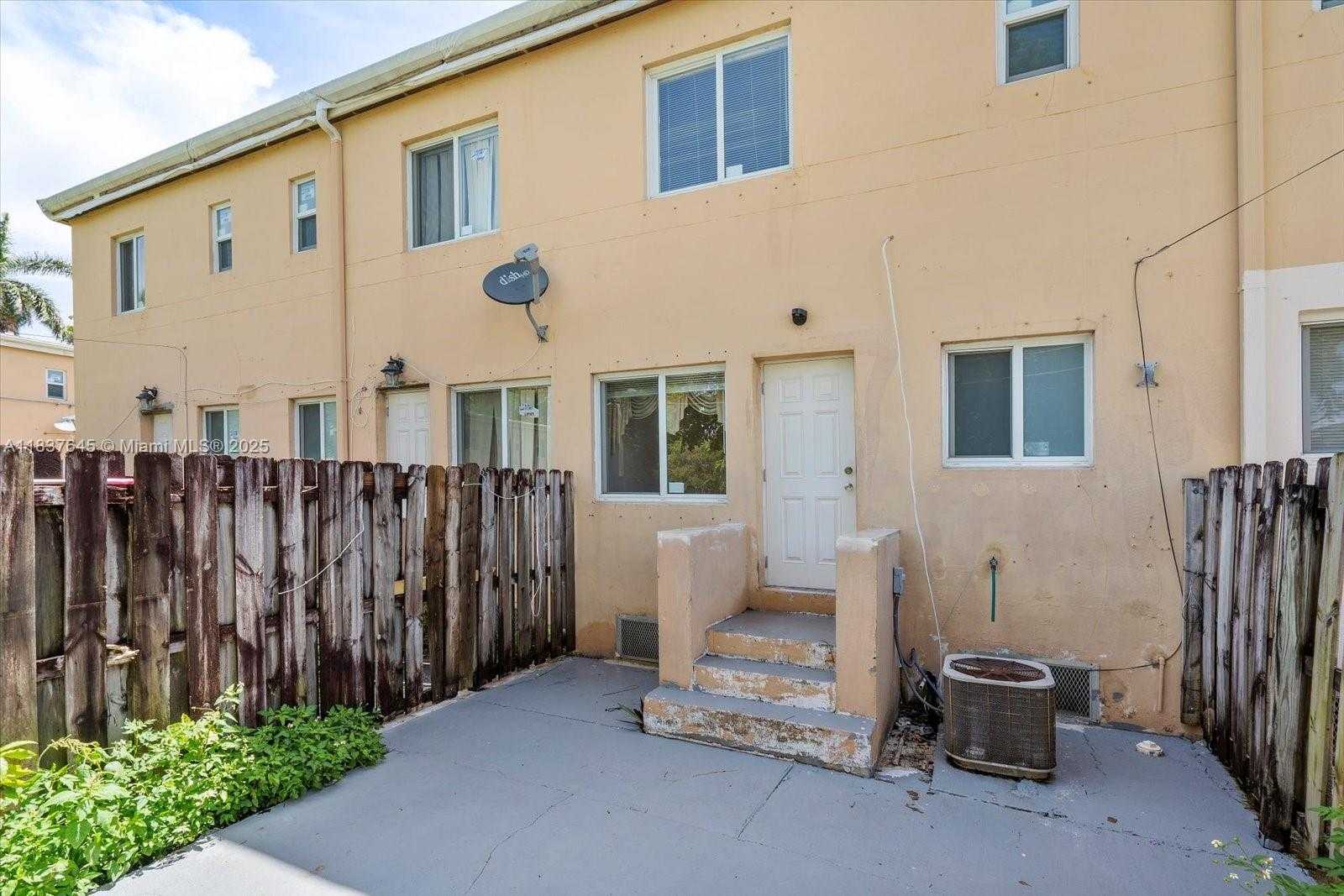 Small Image of 8310 NORTH WEST 2ND AVE #8310, Miami Number 21
