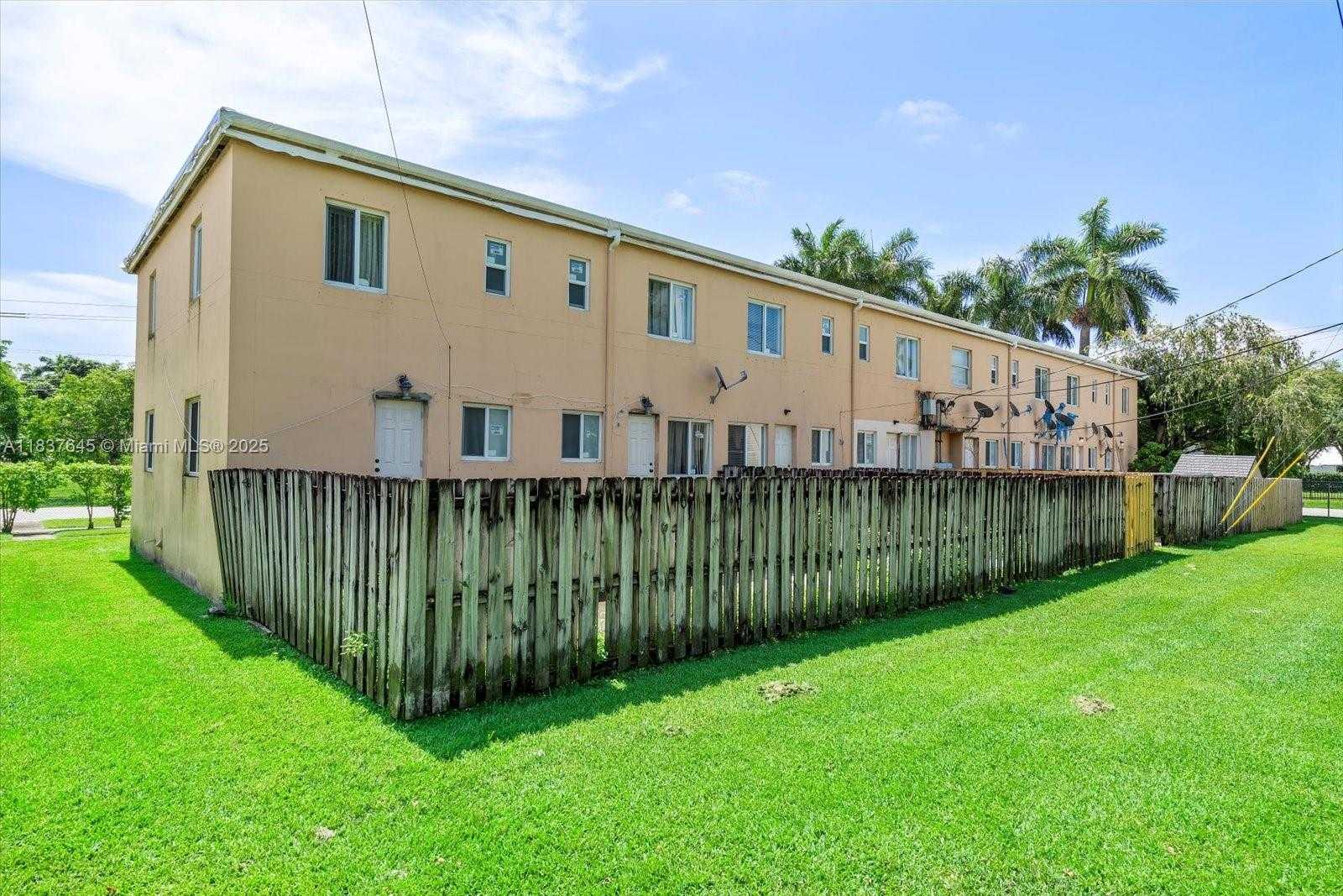 Small Image of 8310 NORTH WEST 2ND AVE #8310, Miami Number 23