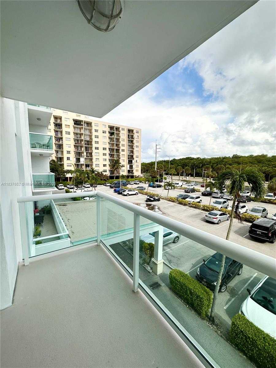Small Image of 2841 NORTH EAST 163RD ST #304, North Miami Beach Number 10