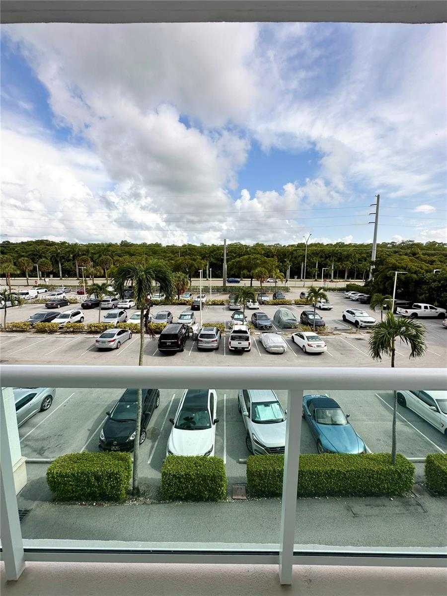 Small Image of 2841 NORTH EAST 163RD ST #304, North Miami Beach Number 11