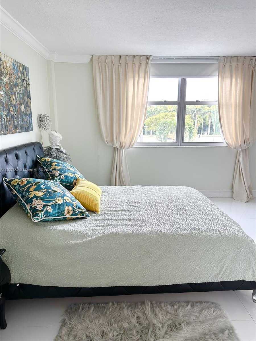 Small Image of 2841 NORTH EAST 163RD ST #304, North Miami Beach Number 19