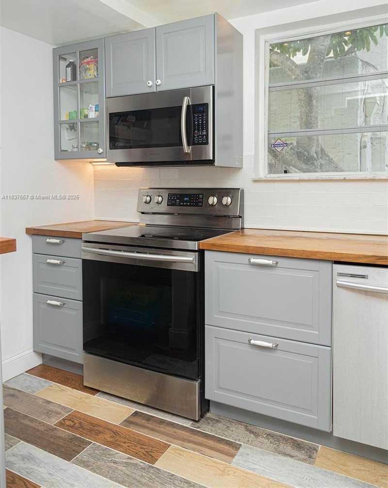 Small Image of 1211 PENNSYLVANIA AVE #A1, Miami Beach Number 3