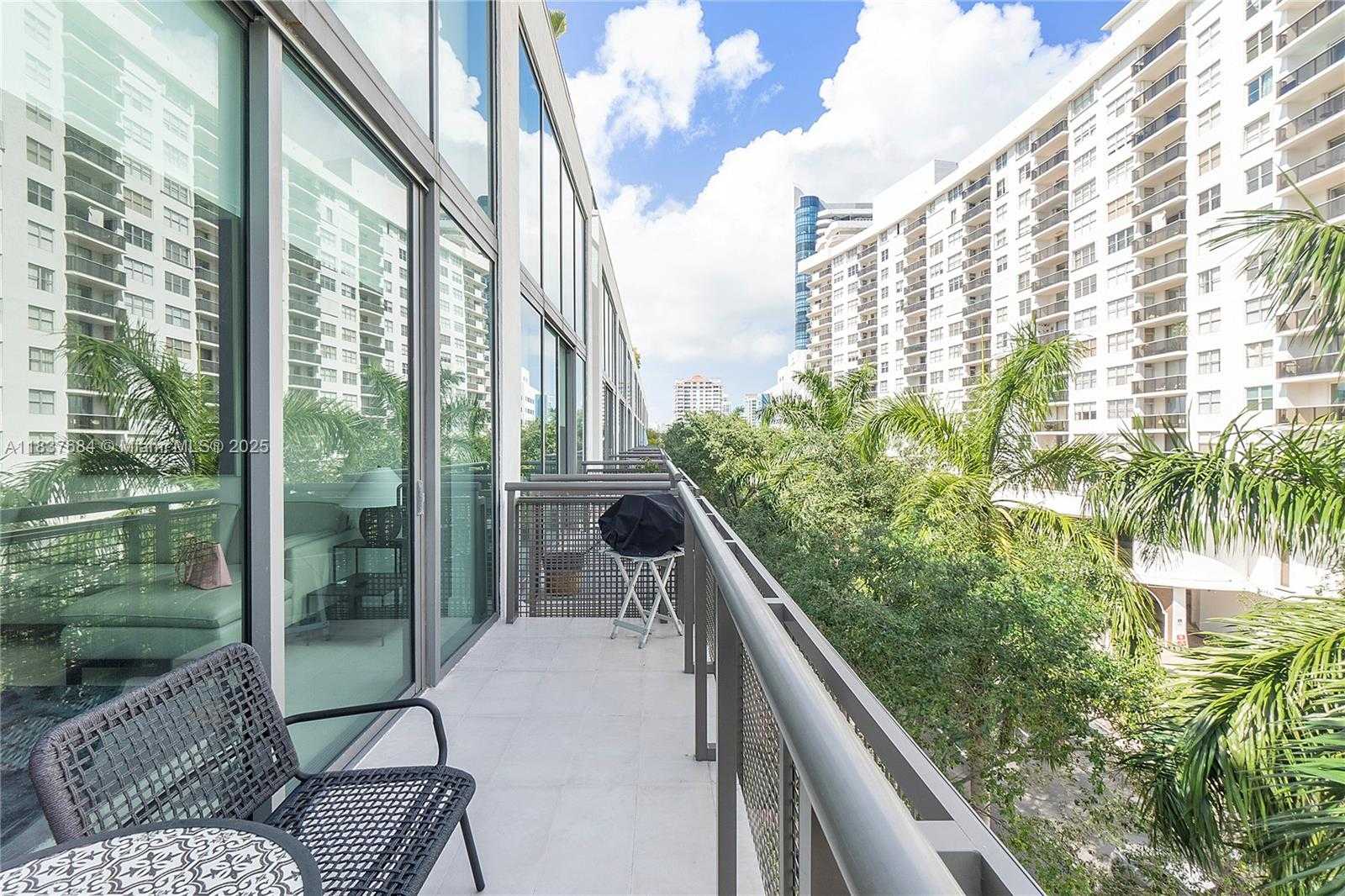 Small Image of Miami Beach Number 30