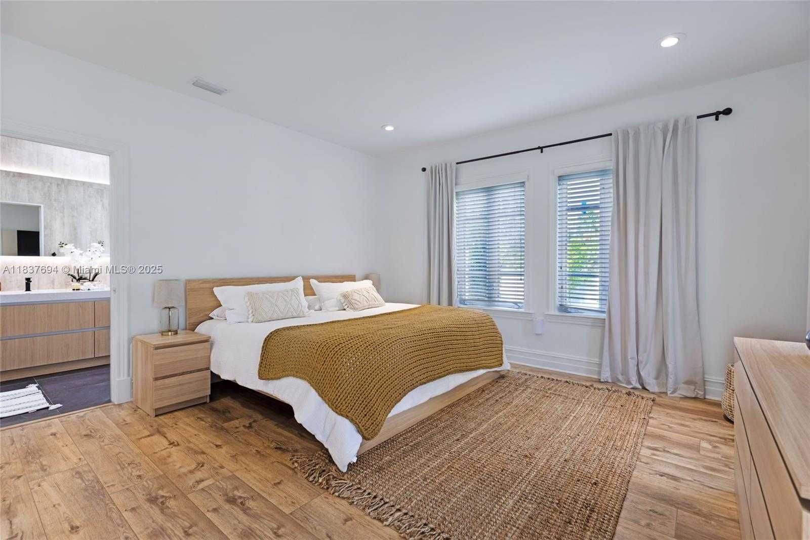 Small Image of 113 NORTH EAST 101ST ST, Miami Shores Number 20