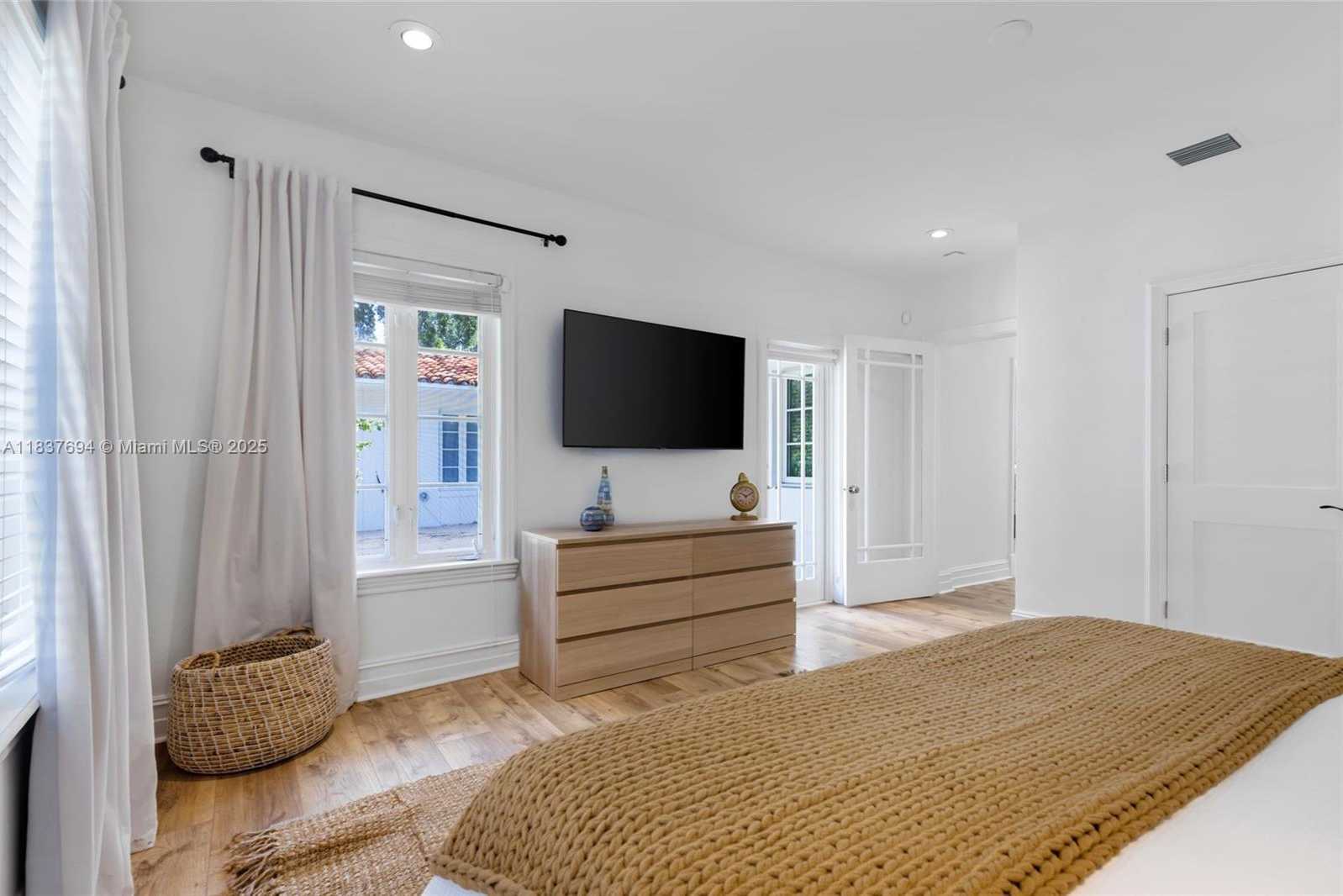 Small Image of 113 NORTH EAST 101ST ST, Miami Shores Number 21