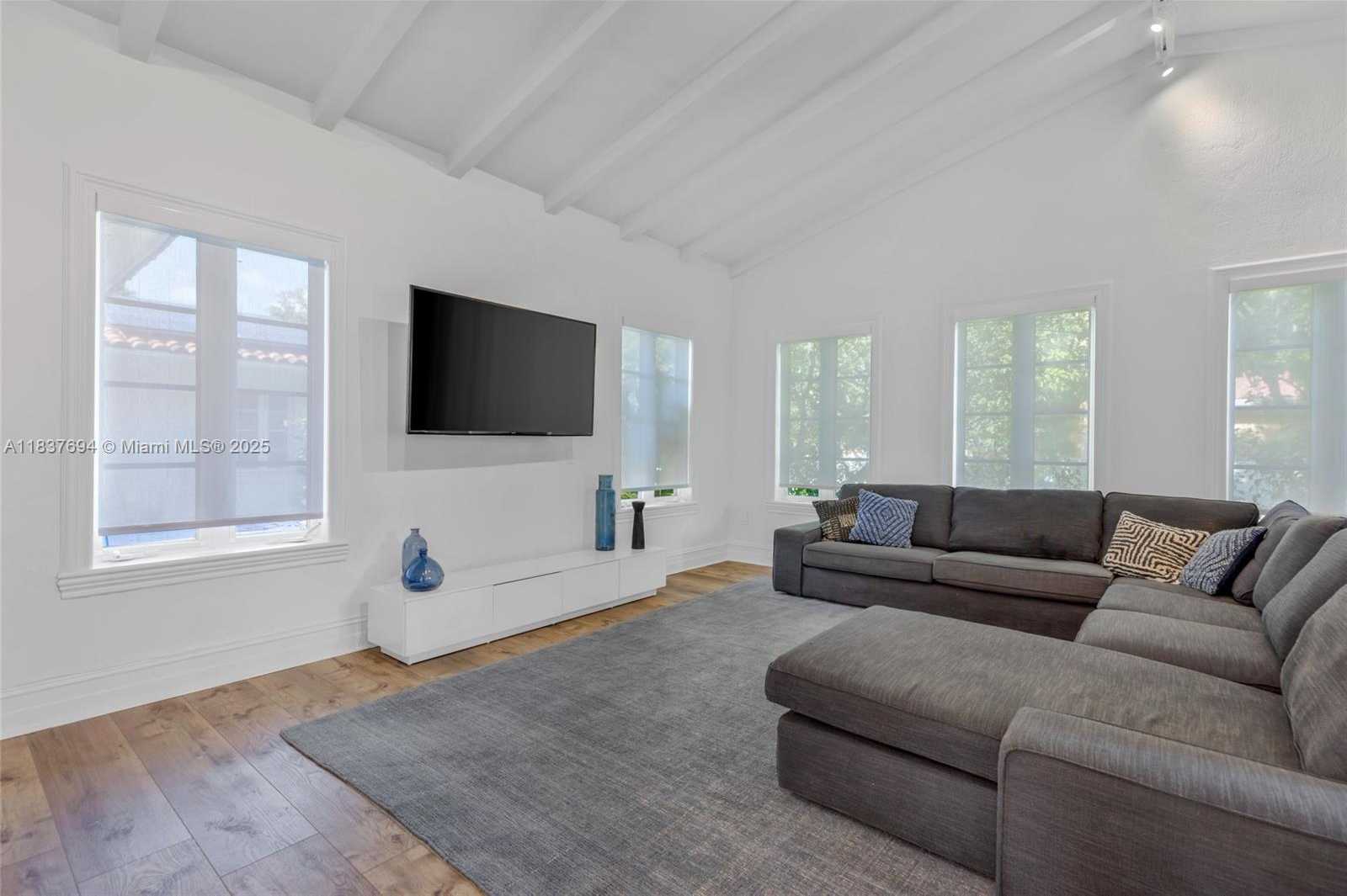 Small Image of 113 NORTH EAST 101ST ST, Miami Shores Number 8