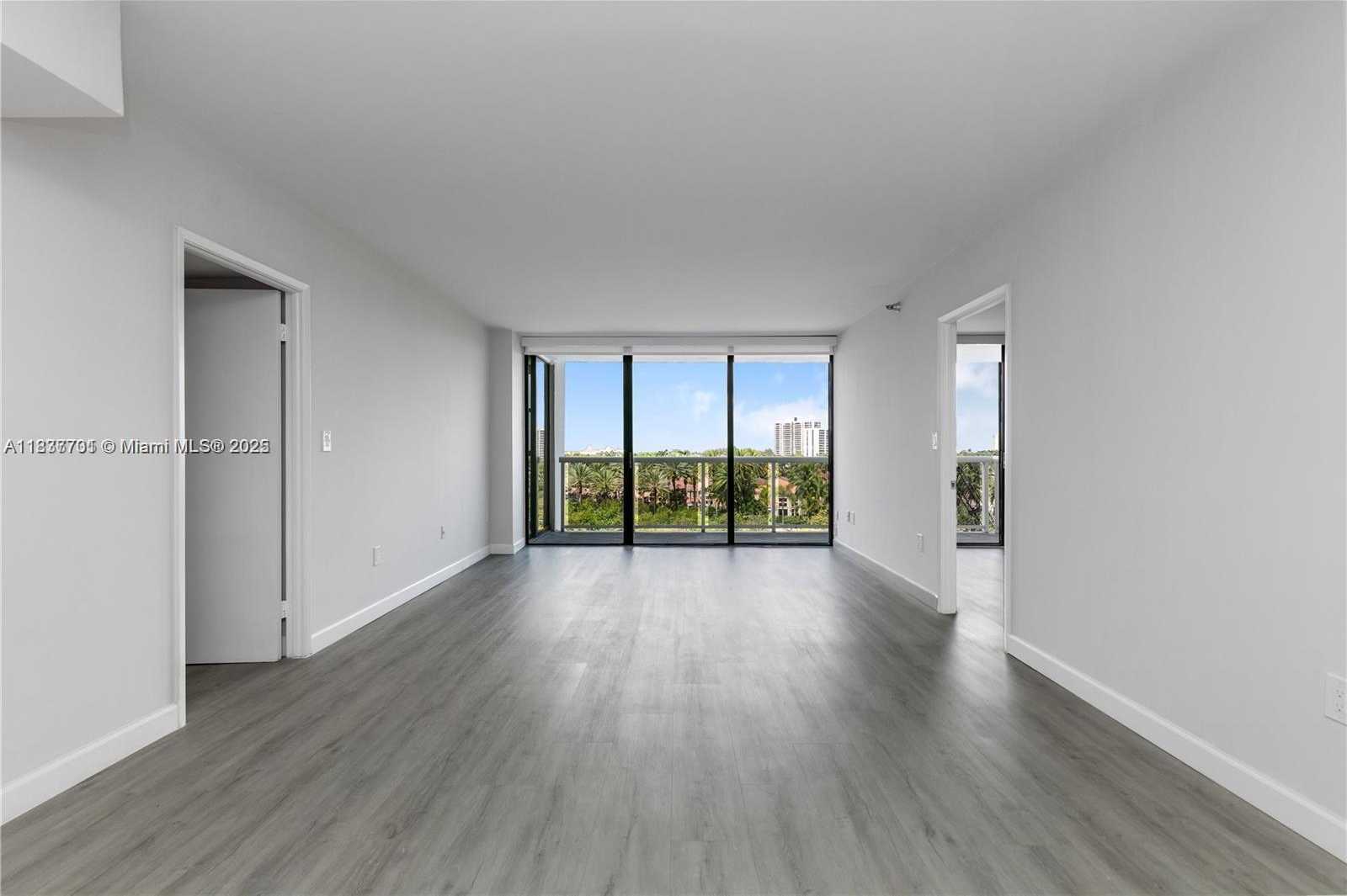 Small Image of 20505 EAST COUNTRY CLUB DR #632, Aventura Number 3
