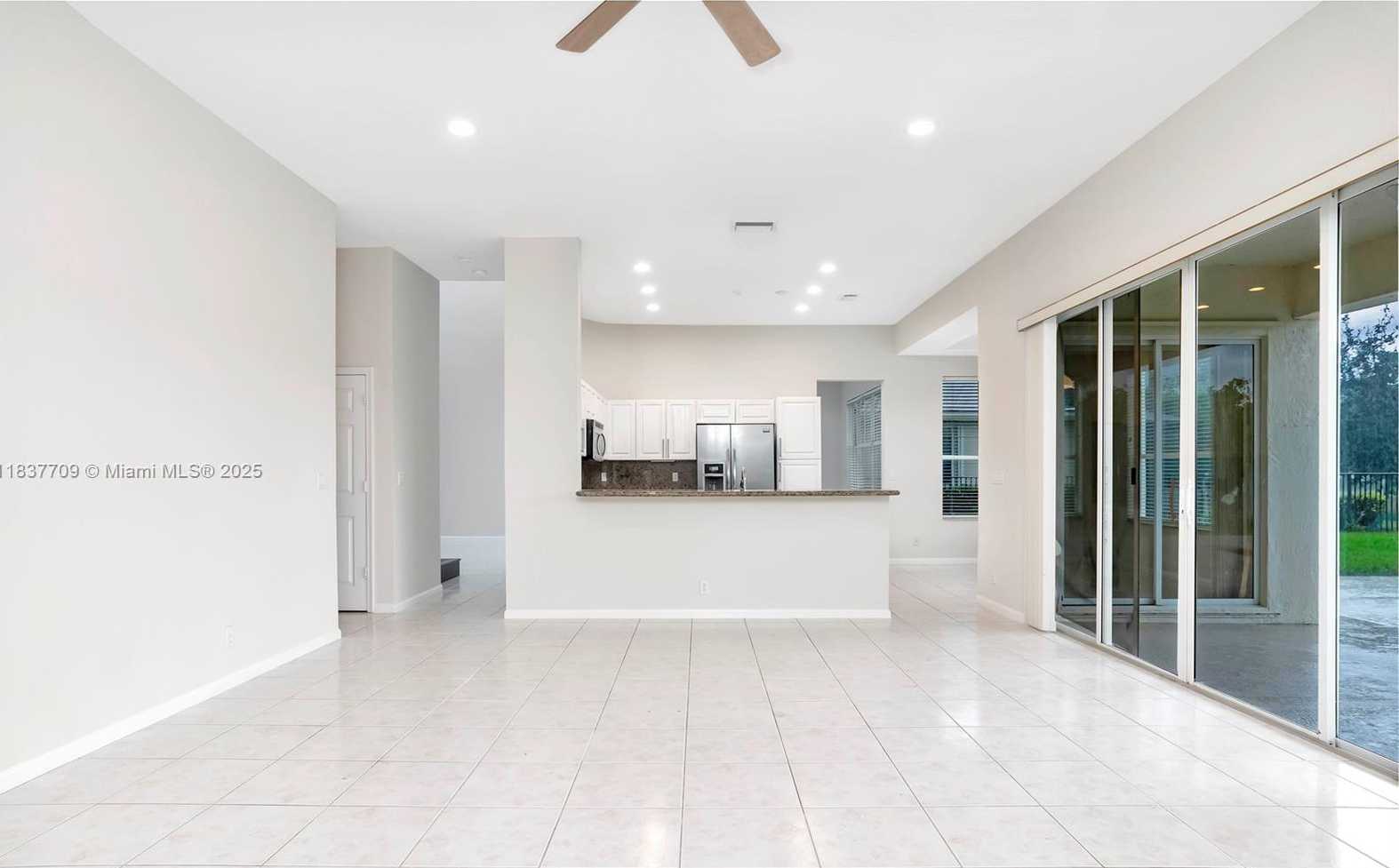 Small Image of 2527 EAGLE RUN DR, Weston Number 24