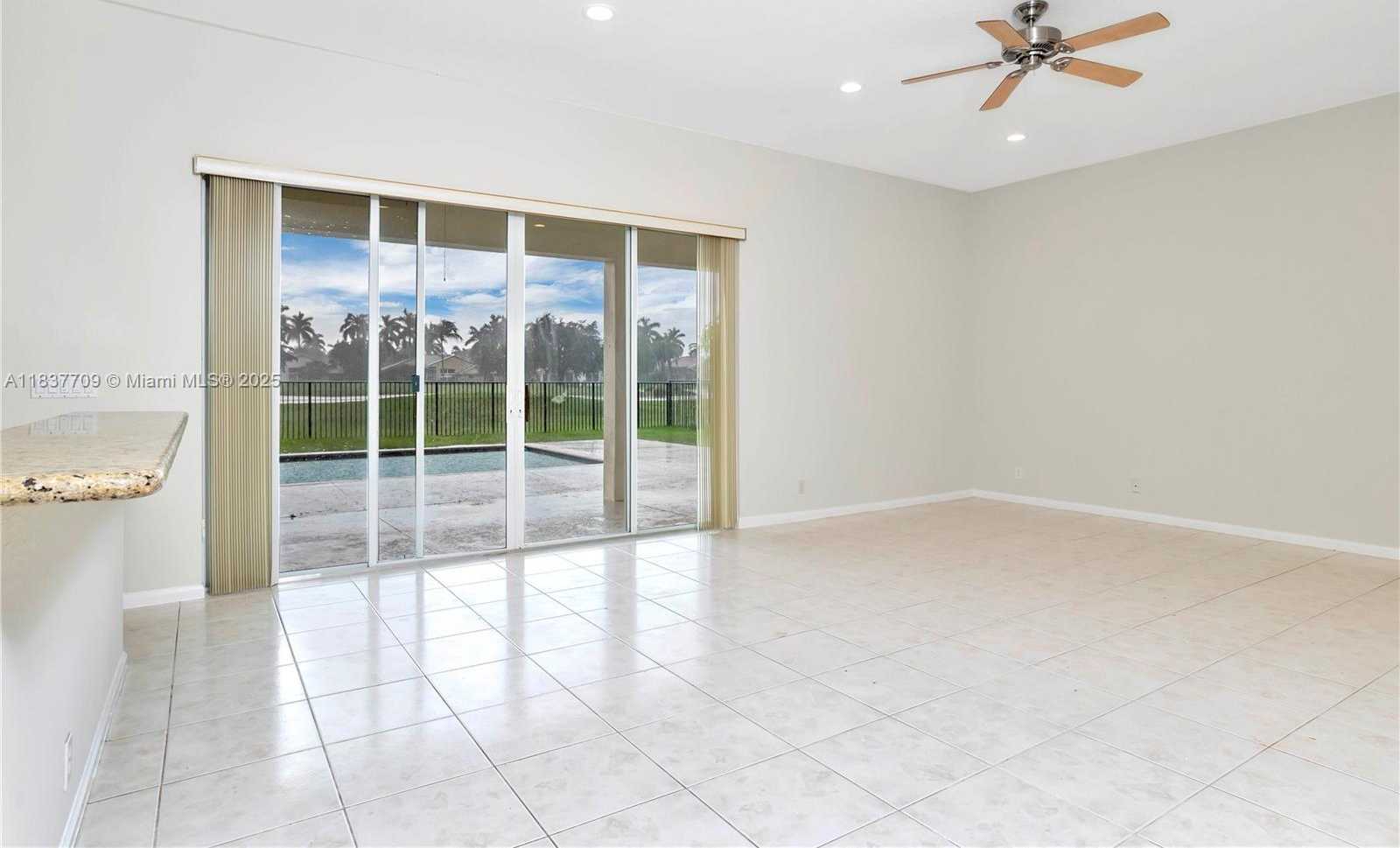 Small Image of 2527 EAGLE RUN DR, Weston Number 26