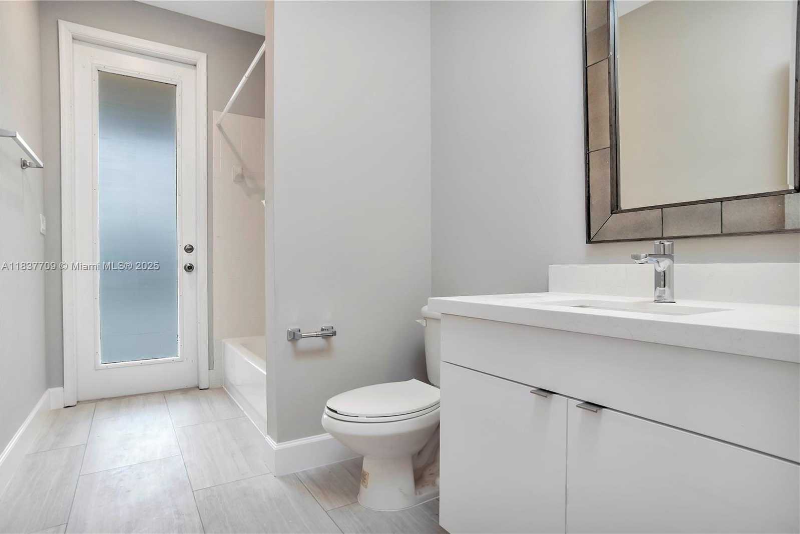 Small Image of 2527 EAGLE RUN DR, Weston Number 28
