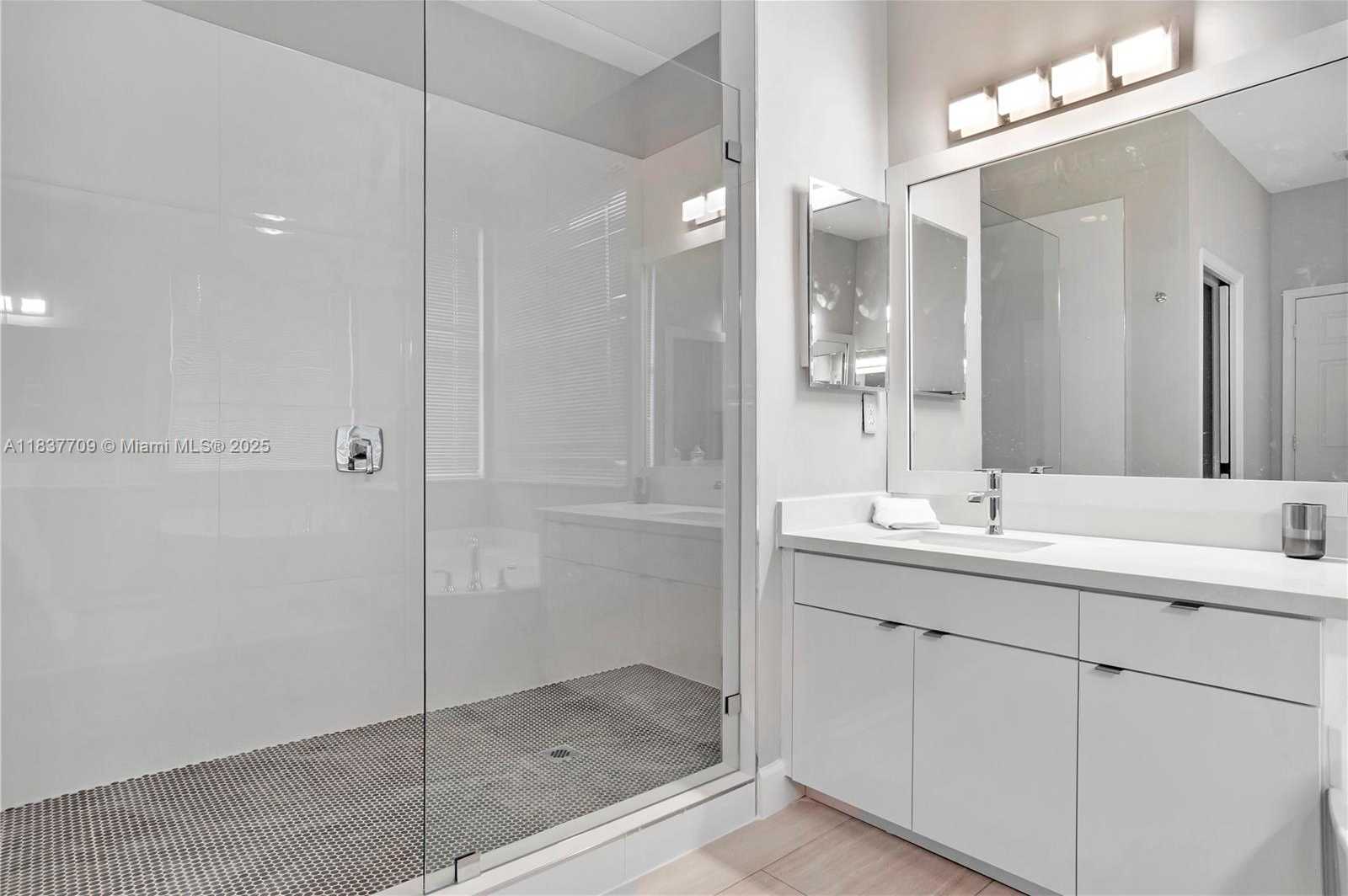 Small Image of 2527 EAGLE RUN DR, Weston Number 36