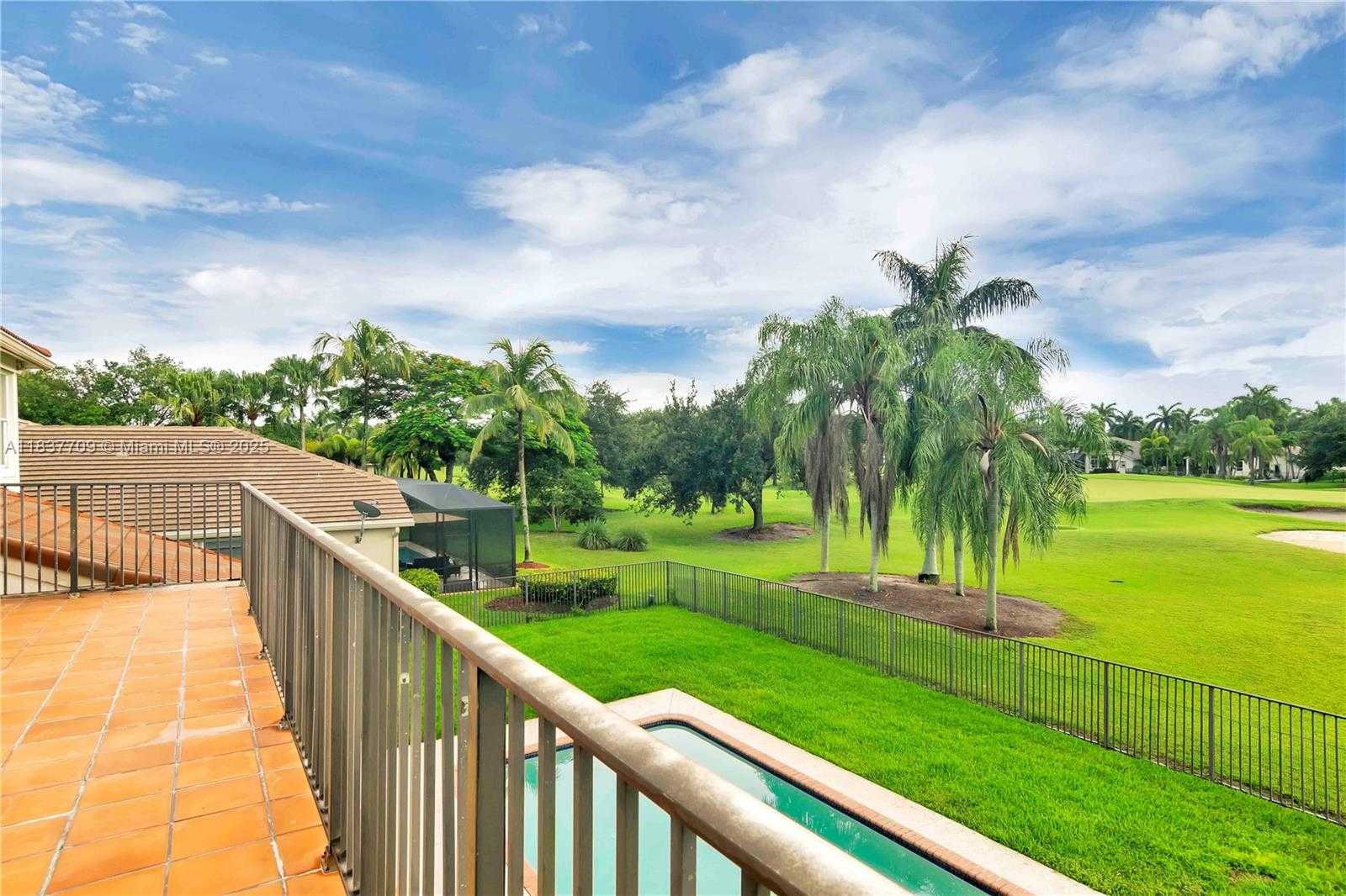 Small Image of 2527 EAGLE RUN DR, Weston Number 39