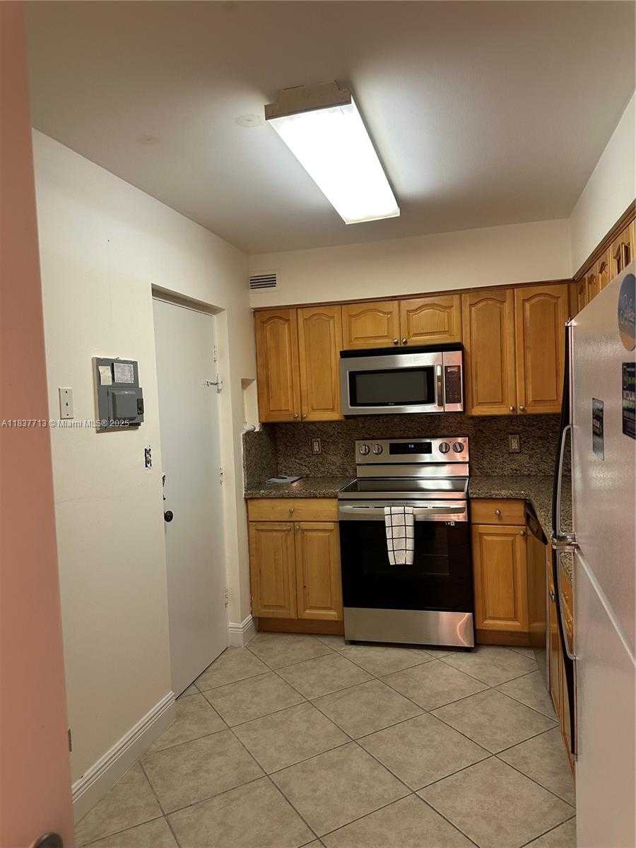 Small Image of 9225 COLLINS AVE #908, Surfside Number 19