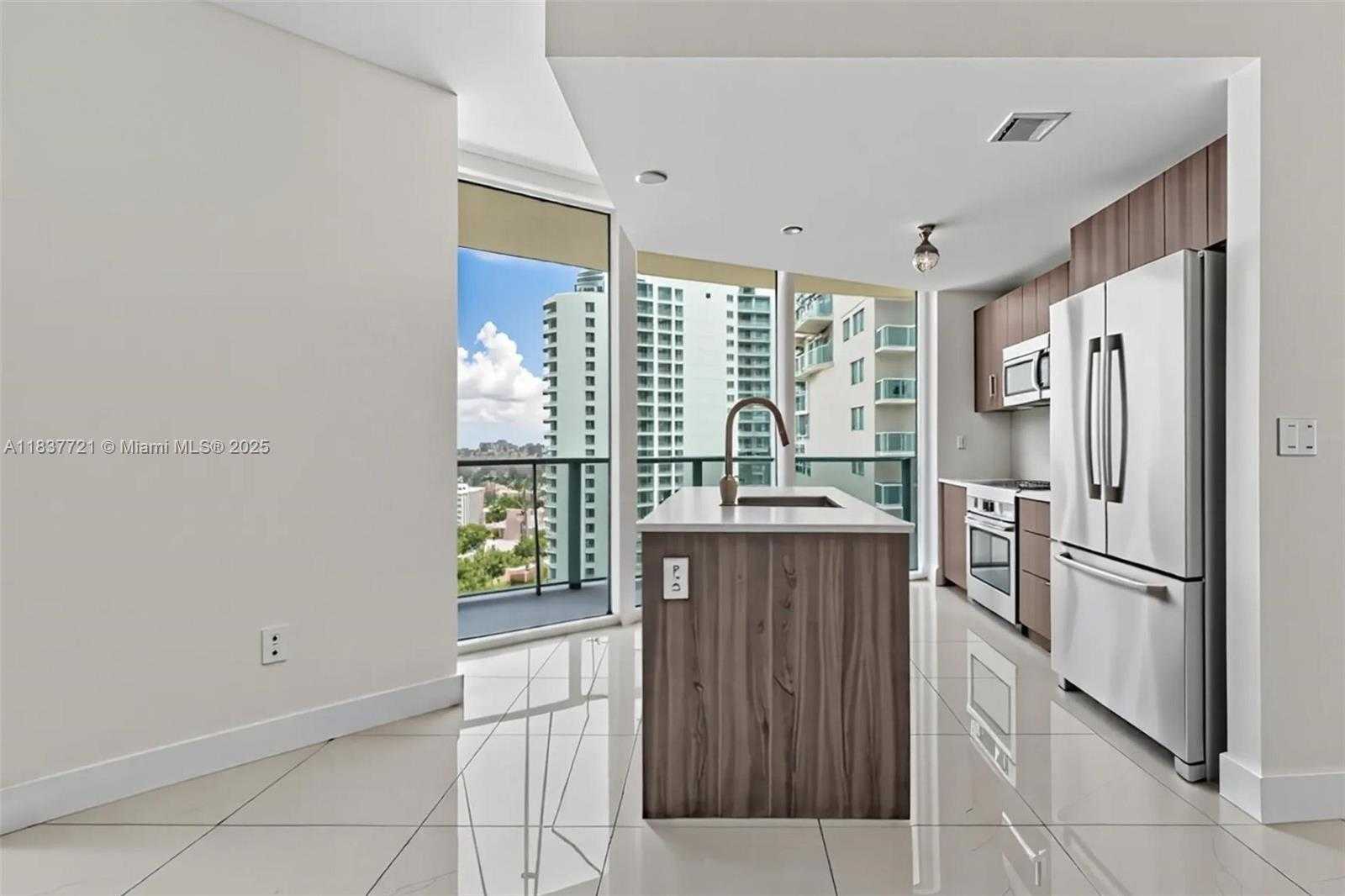 Small Image of 488 NE 18th St, Miami, FL 33132, USA Number 29