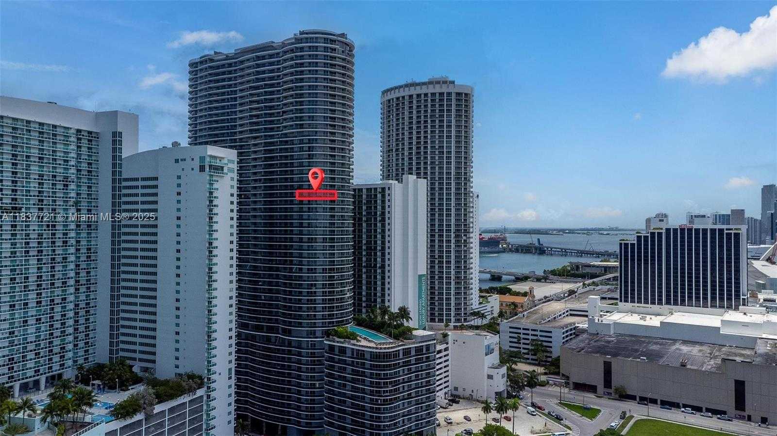 Small Image of 488 NE 18th St, Miami, FL 33132, USA Number 4
