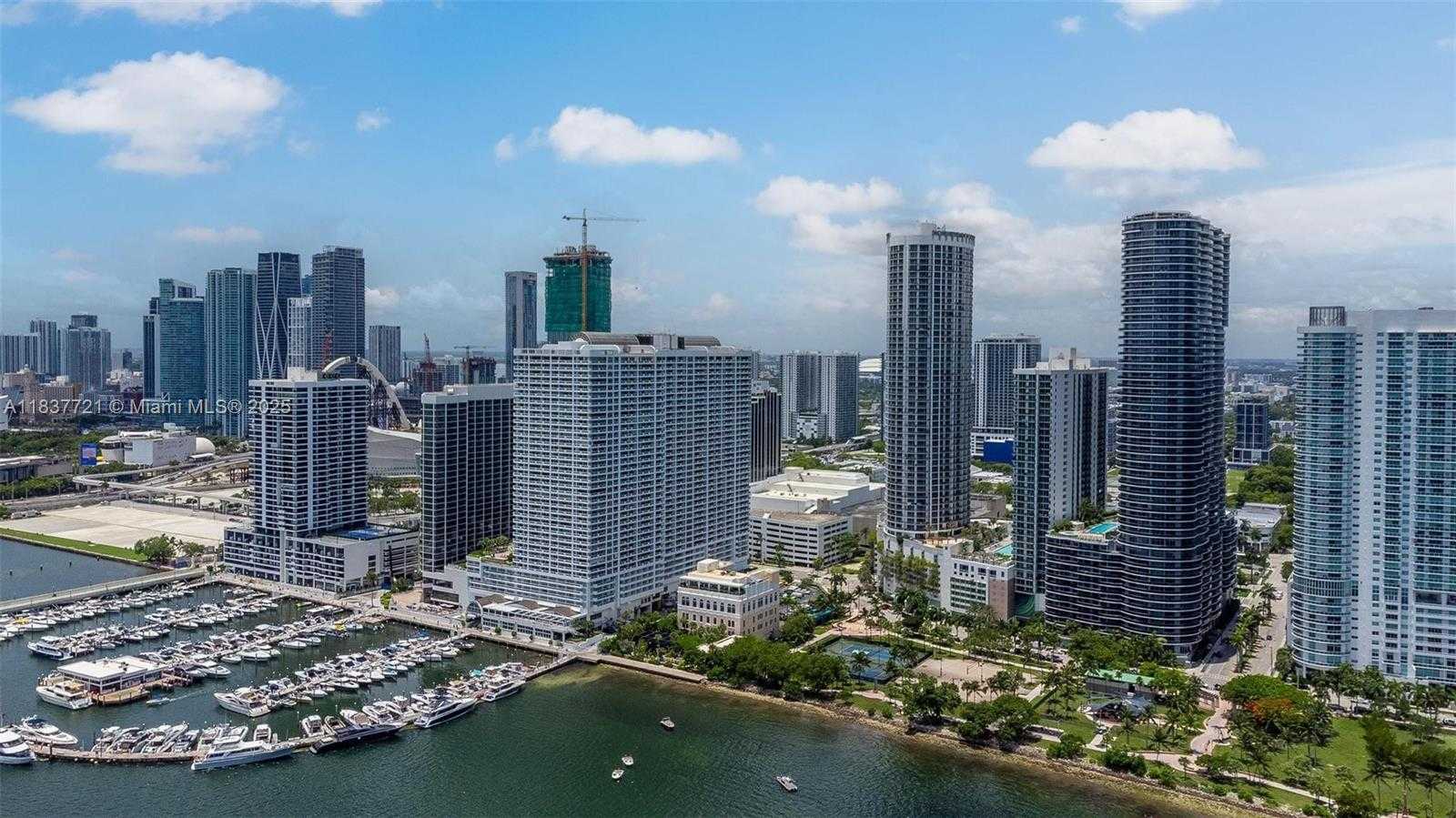 Small Image of 488 NE 18th St, Miami, FL 33132, USA Number 43