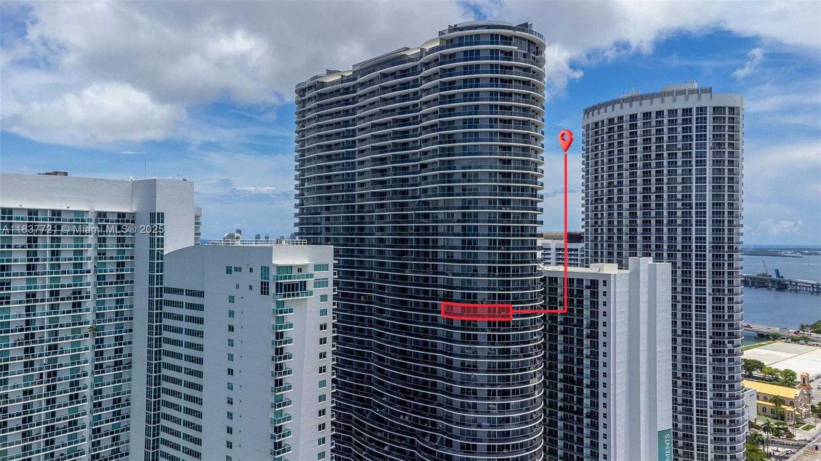 Small Image of 488 NE 18th St, Miami, FL 33132, USA Number 5