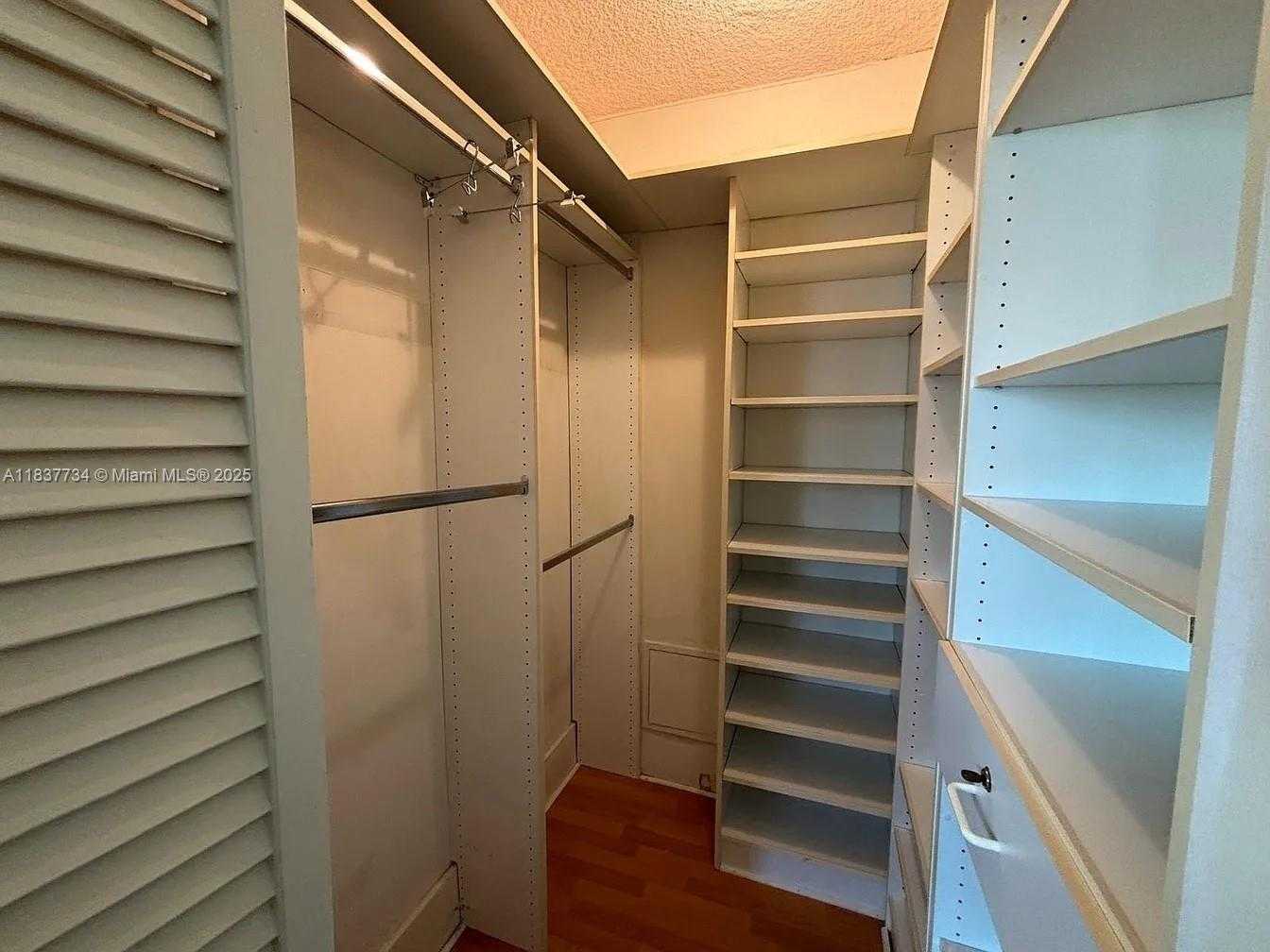 Small Image of 825 BRICKELL BAY DR #847, Miami Number 12