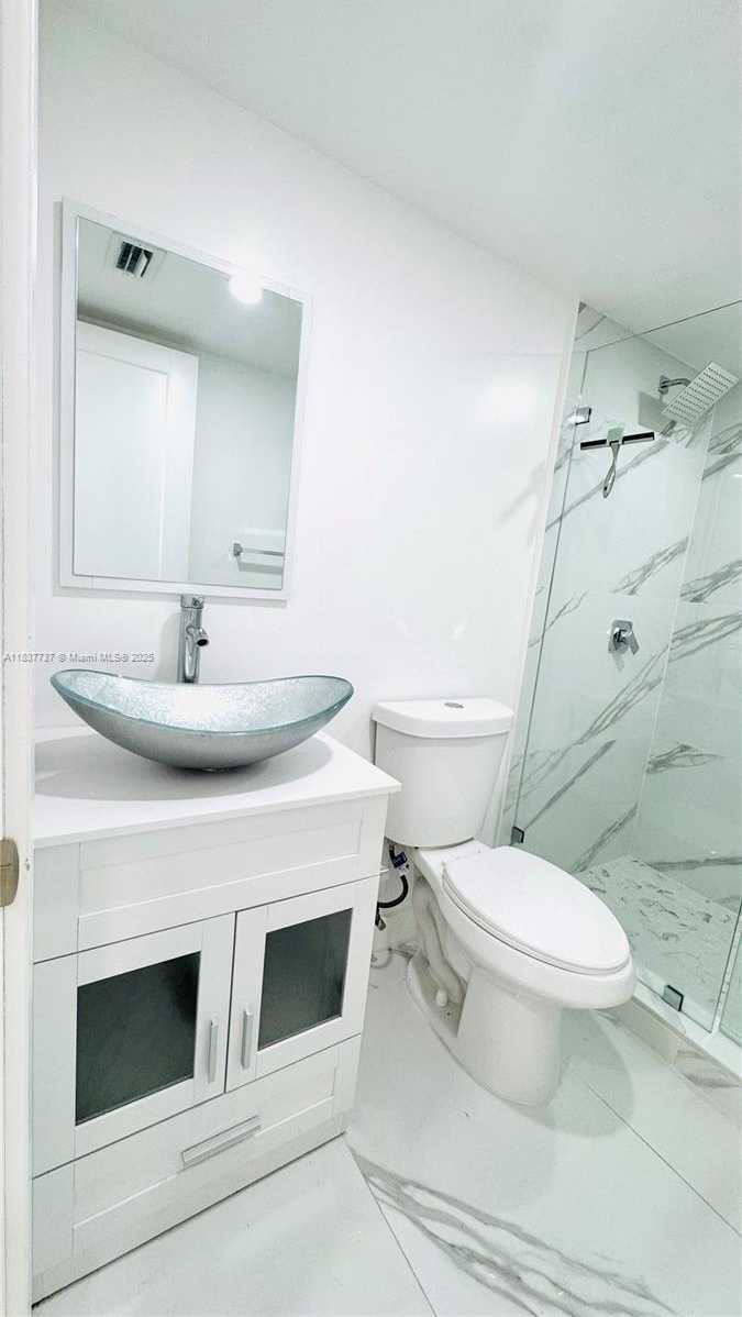 Small Image of 9375 FONTAINEBLEAU BLVD #L111, Miami Number 10