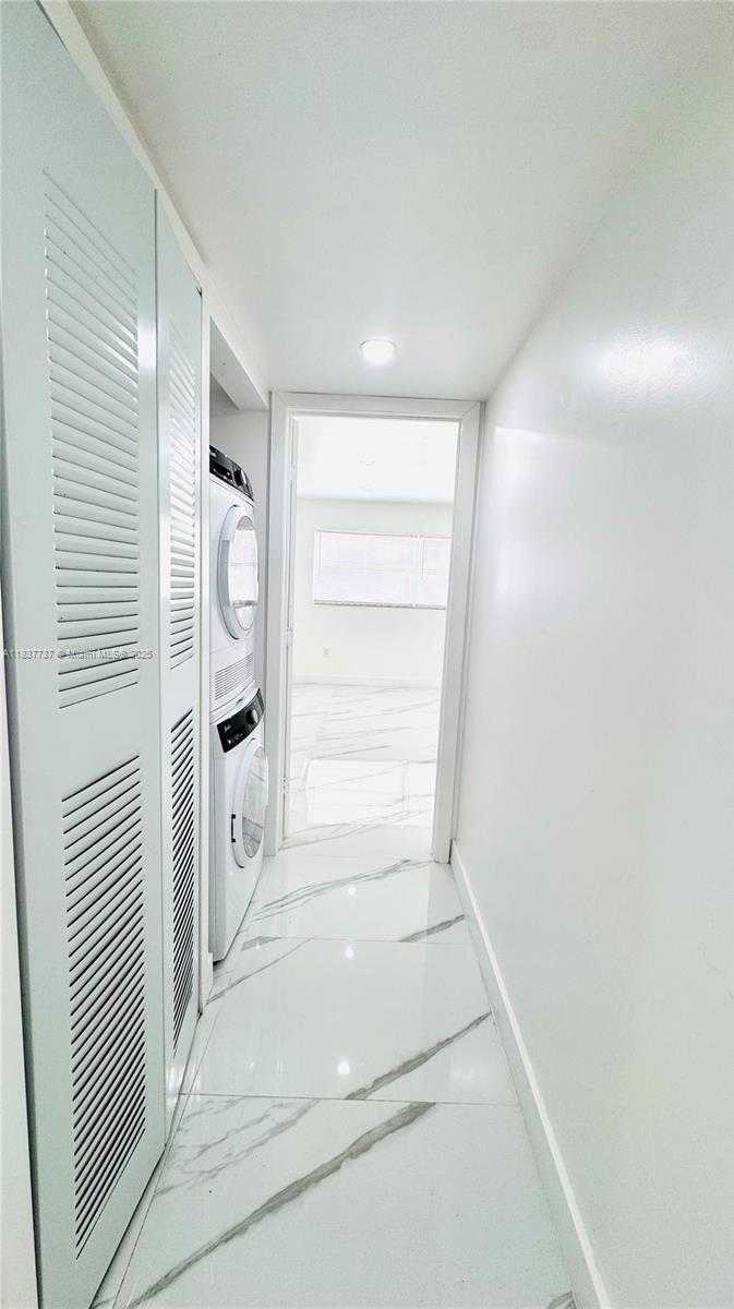 Small Image of 9375 FONTAINEBLEAU BLVD #L111, Miami Number 12