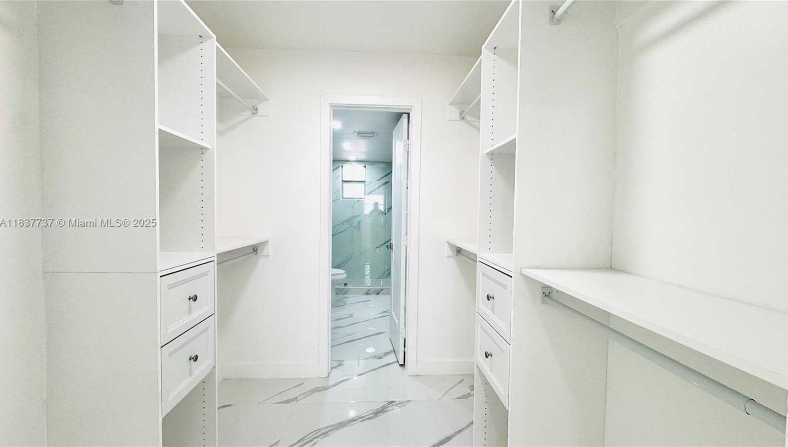 Small Image of 9375 FONTAINEBLEAU BLVD #L111, Miami Number 16