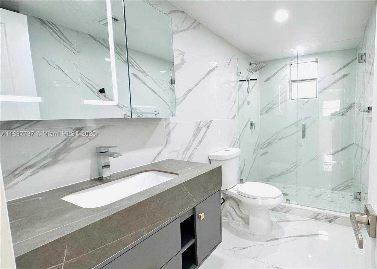 Small Image of 9375 FONTAINEBLEAU BLVD #L111, Miami Number 17
