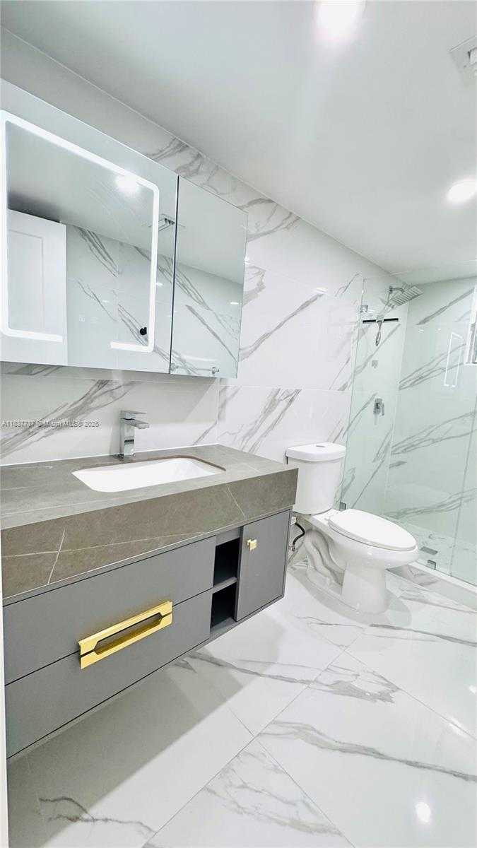 Small Image of 9375 FONTAINEBLEAU BLVD #L111, Miami Number 18