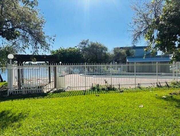 Small Image of 9375 FONTAINEBLEAU BLVD #L111, Miami Number 23