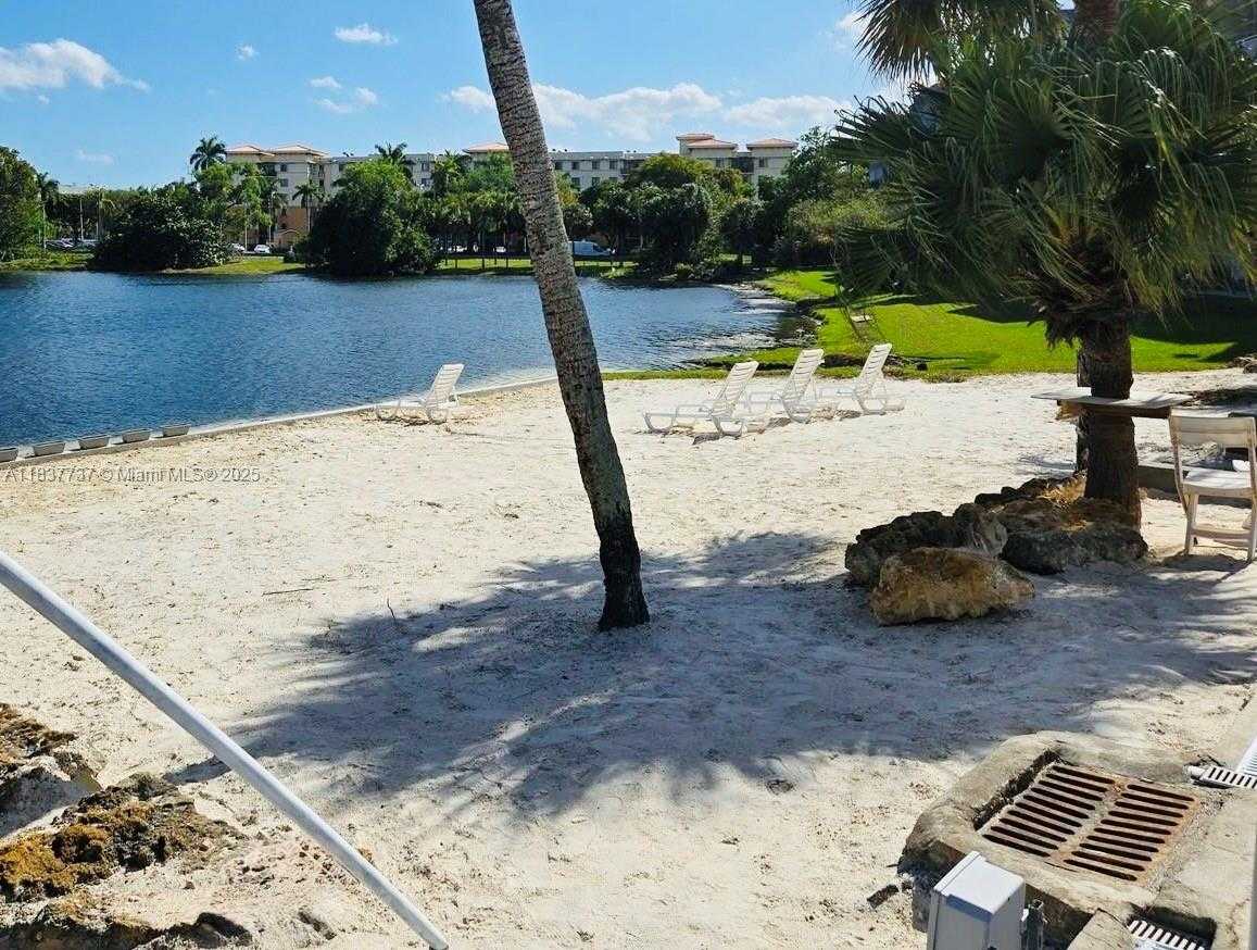 Small Image of 9375 FONTAINEBLEAU BLVD #L111, Miami Number 26