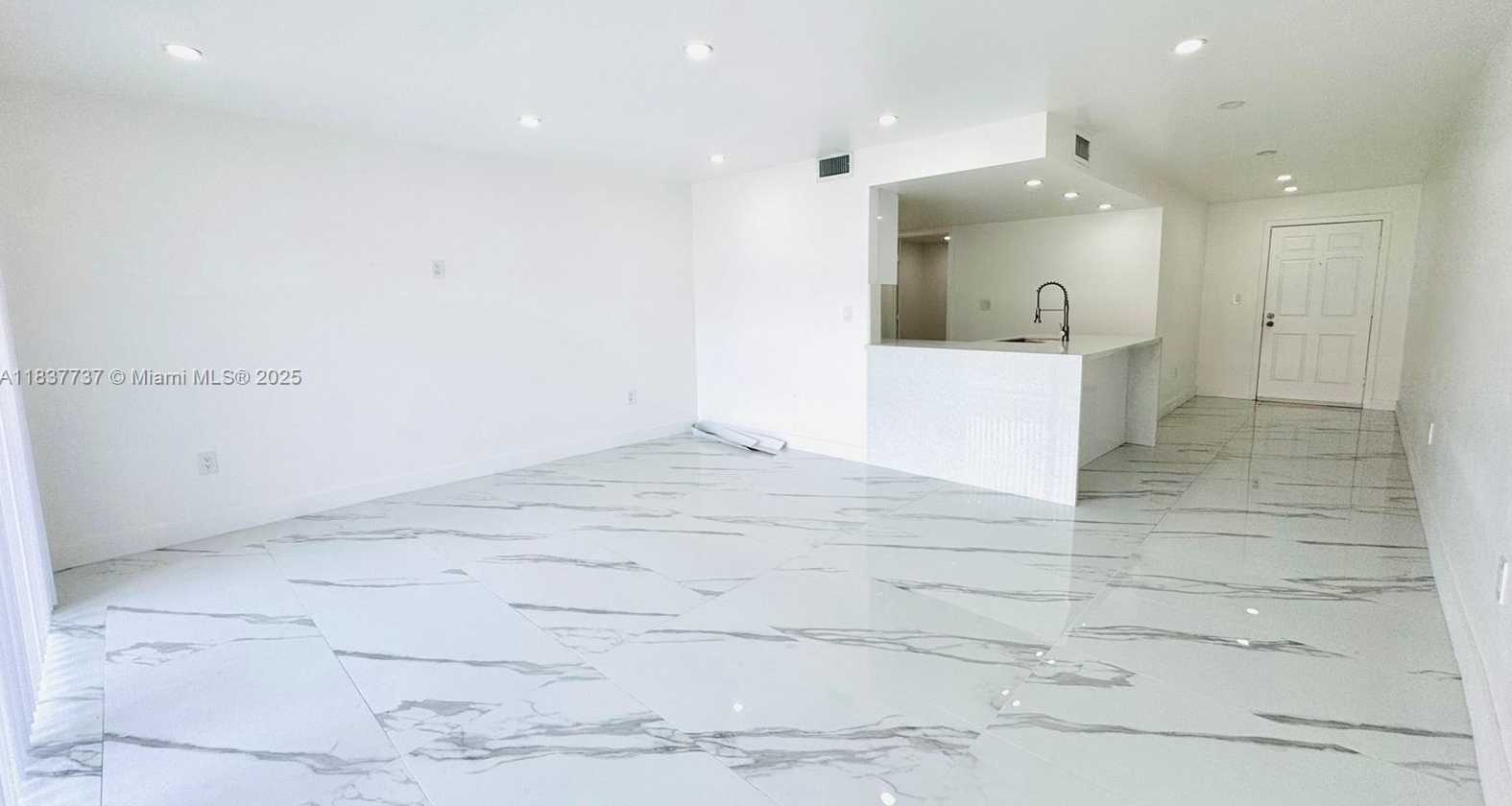 Small Image of 9375 FONTAINEBLEAU BLVD #L111, Miami Number 6
