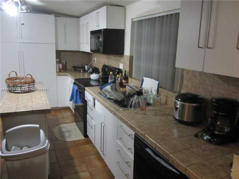 Small Image of 1715 HAYES ST #East, Hollywood Number 3